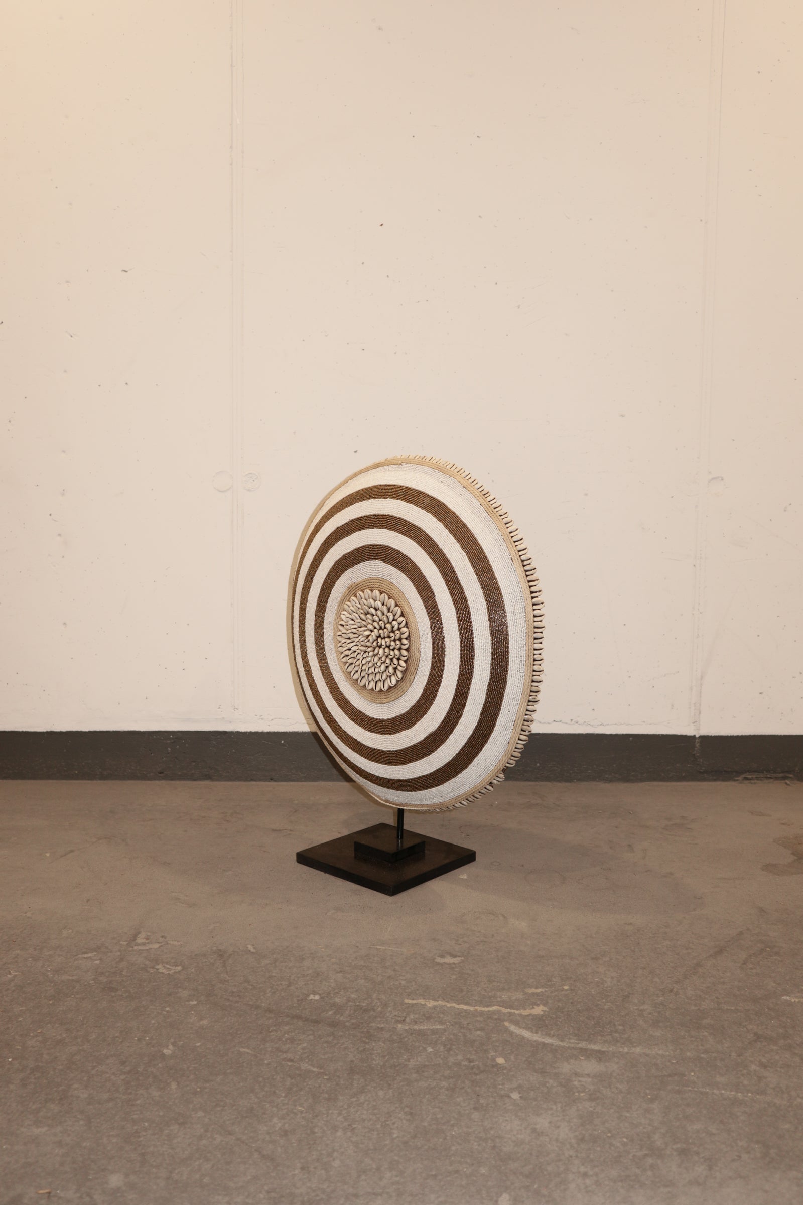 Cameroon Beaded Shield - L - 54cm Black & White 02