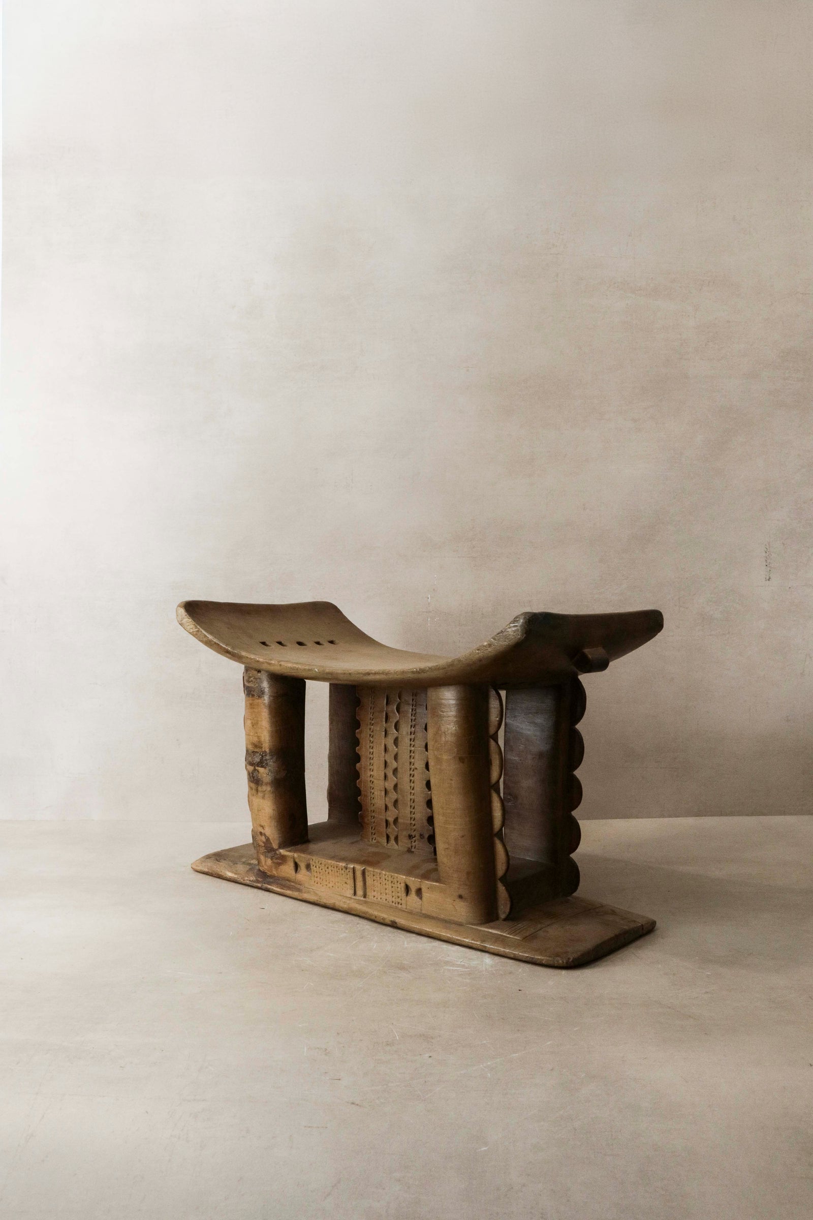 Ashanti stool — top view of the crescent seat