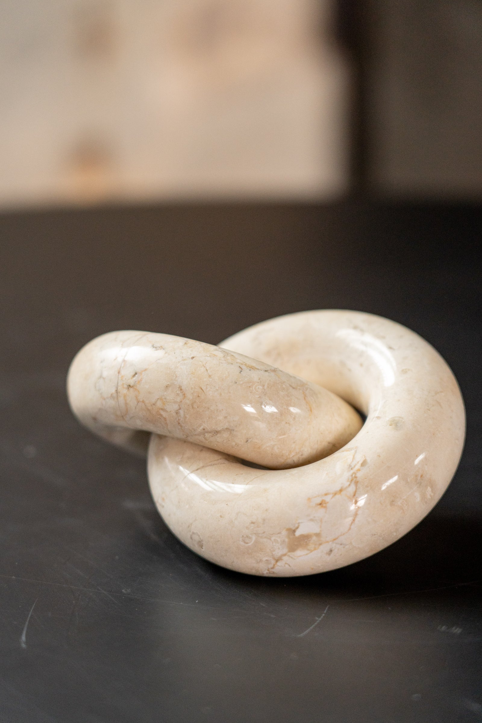 Marble chain link — side view