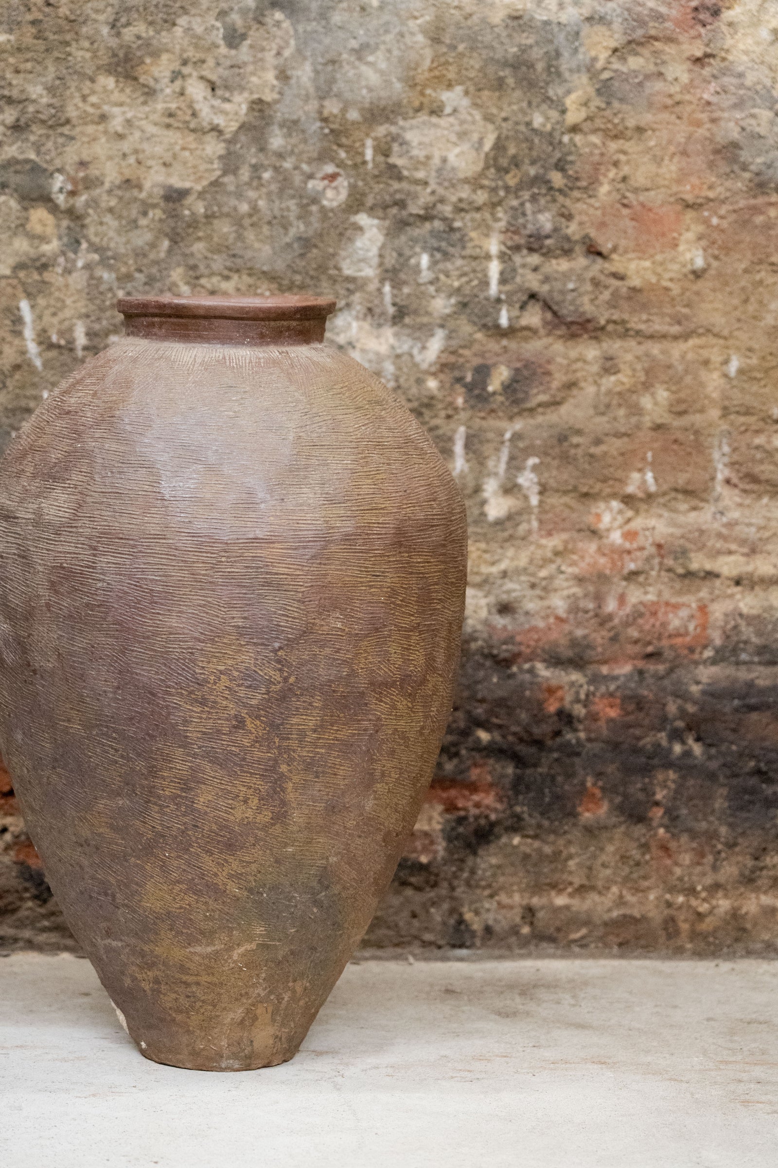 Vintage brown Asian pot — detail of the finish