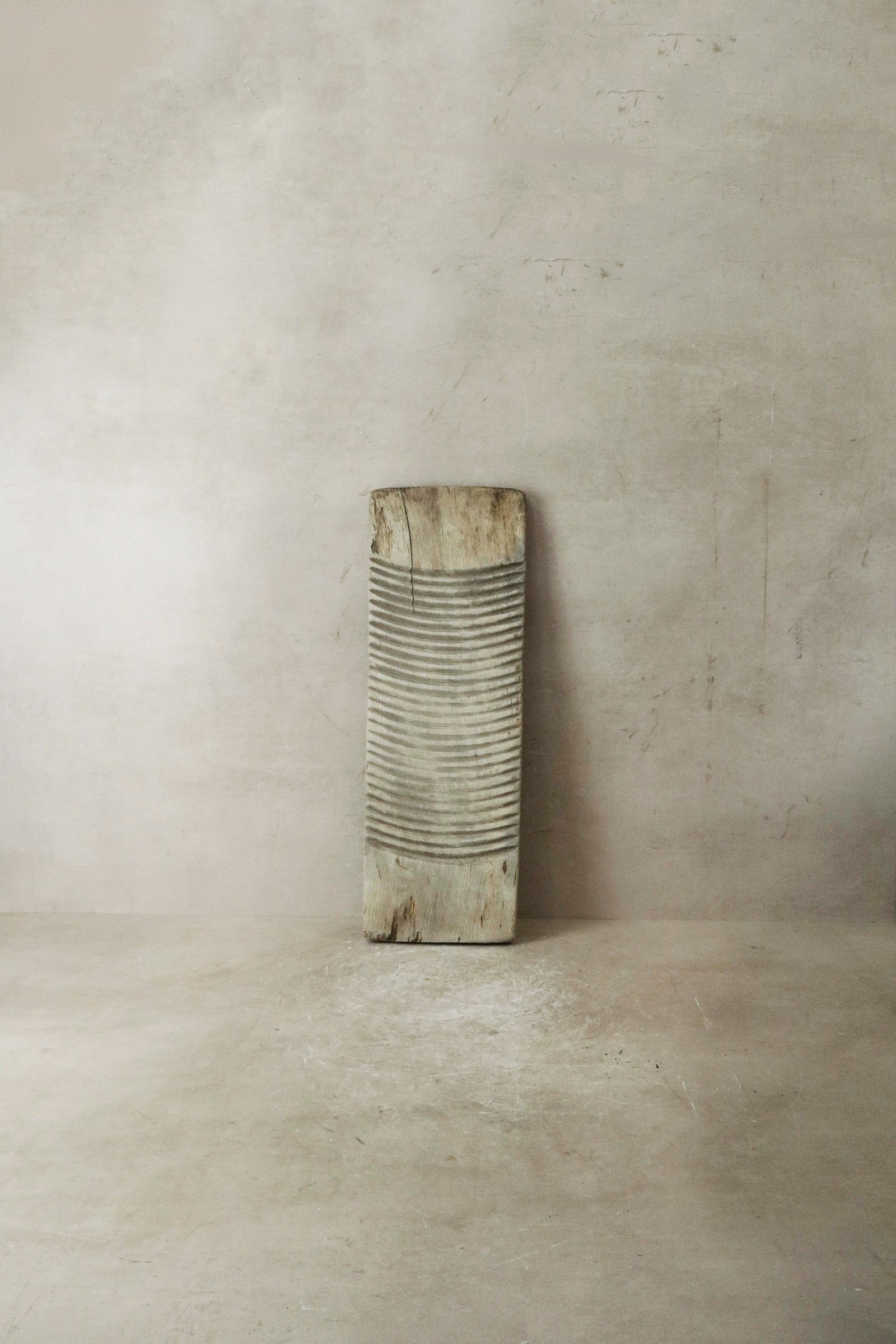 Vintage Elm Wooden Washboard - 2