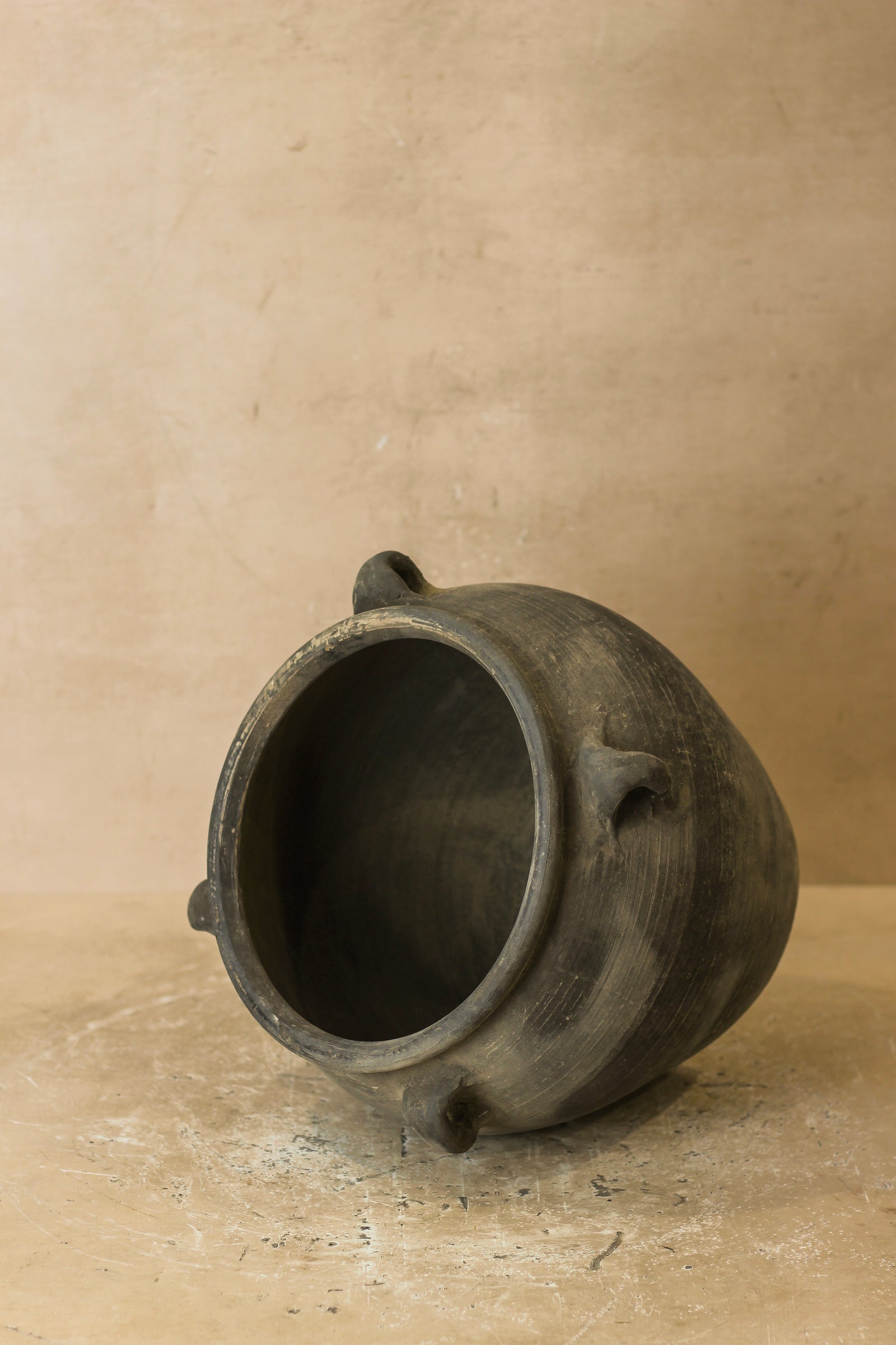 Vintage Dark pot with ears - E4.25