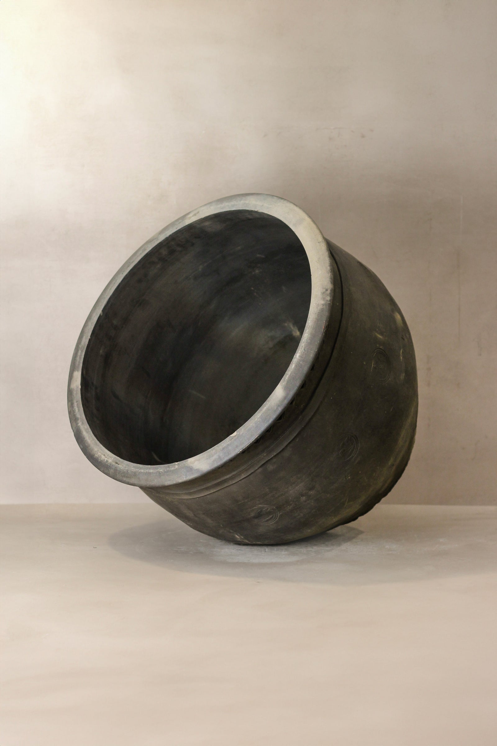 Big Old Grey Asian Pots - L015