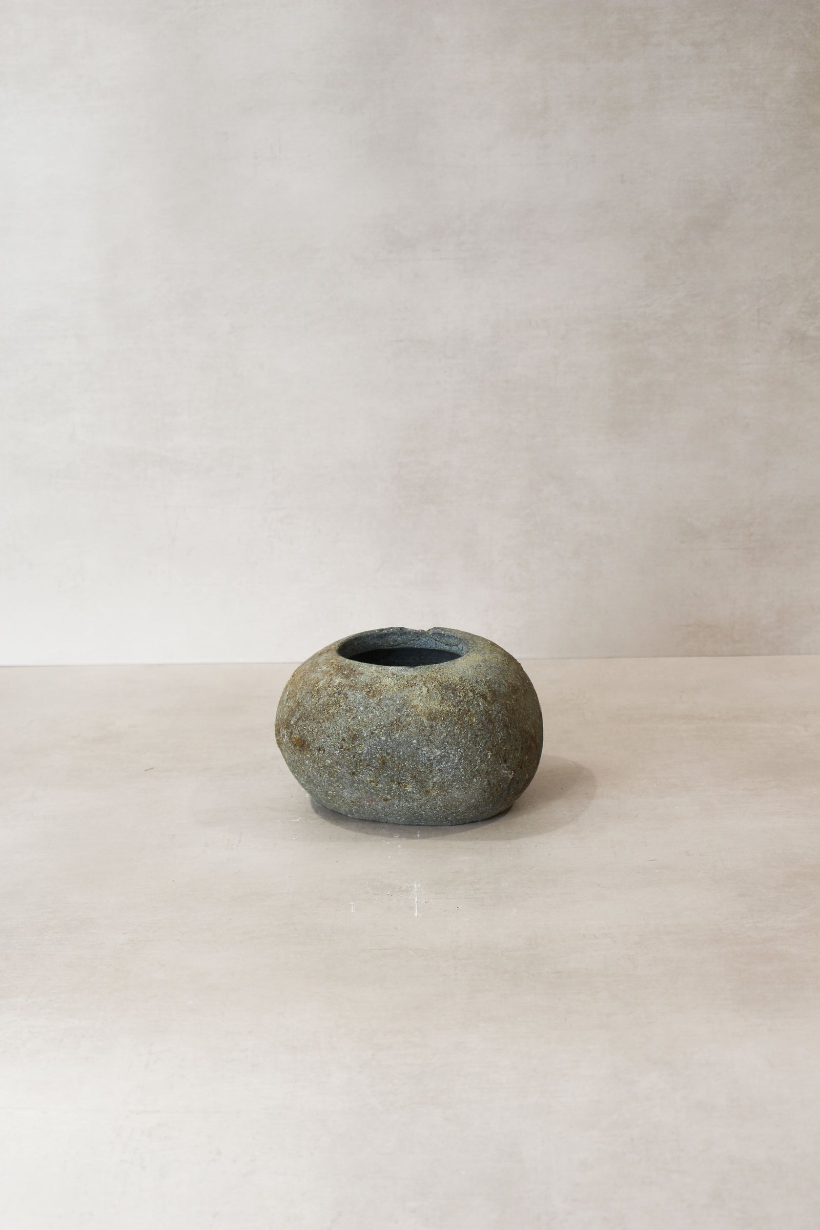 River Stone Planter Pot No7