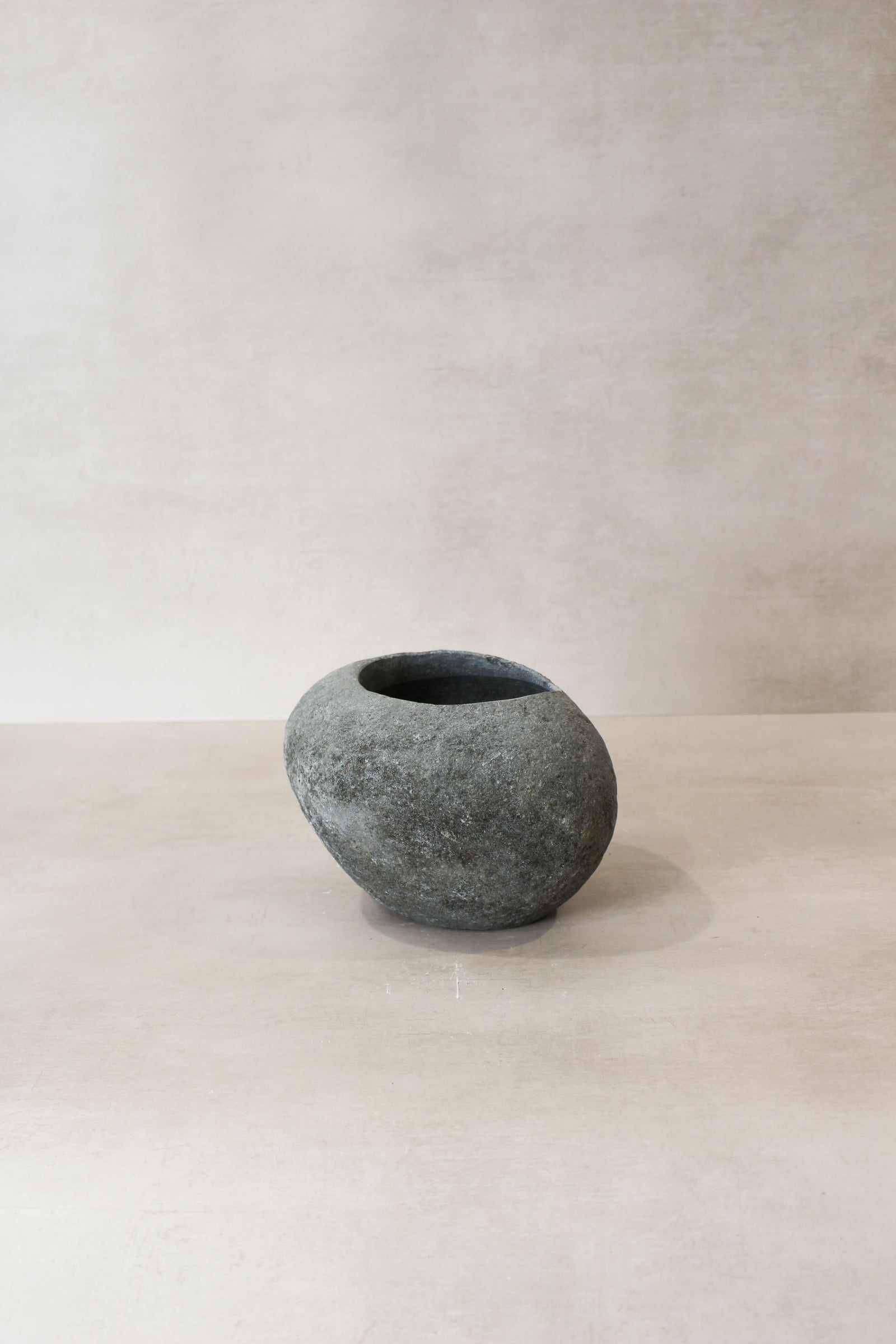 River Stone Planter Pot No9