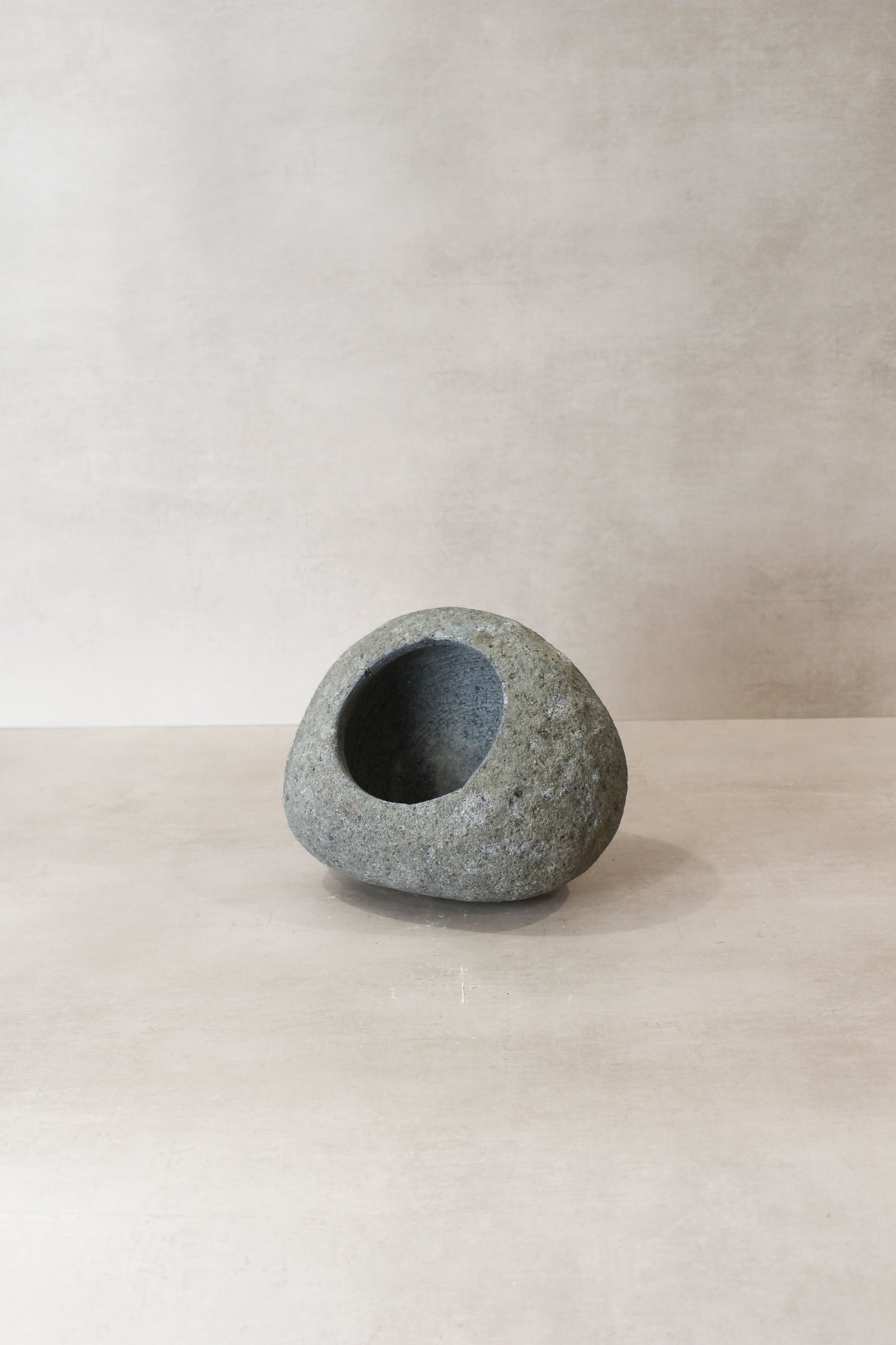 River Stone Planter Pot No10