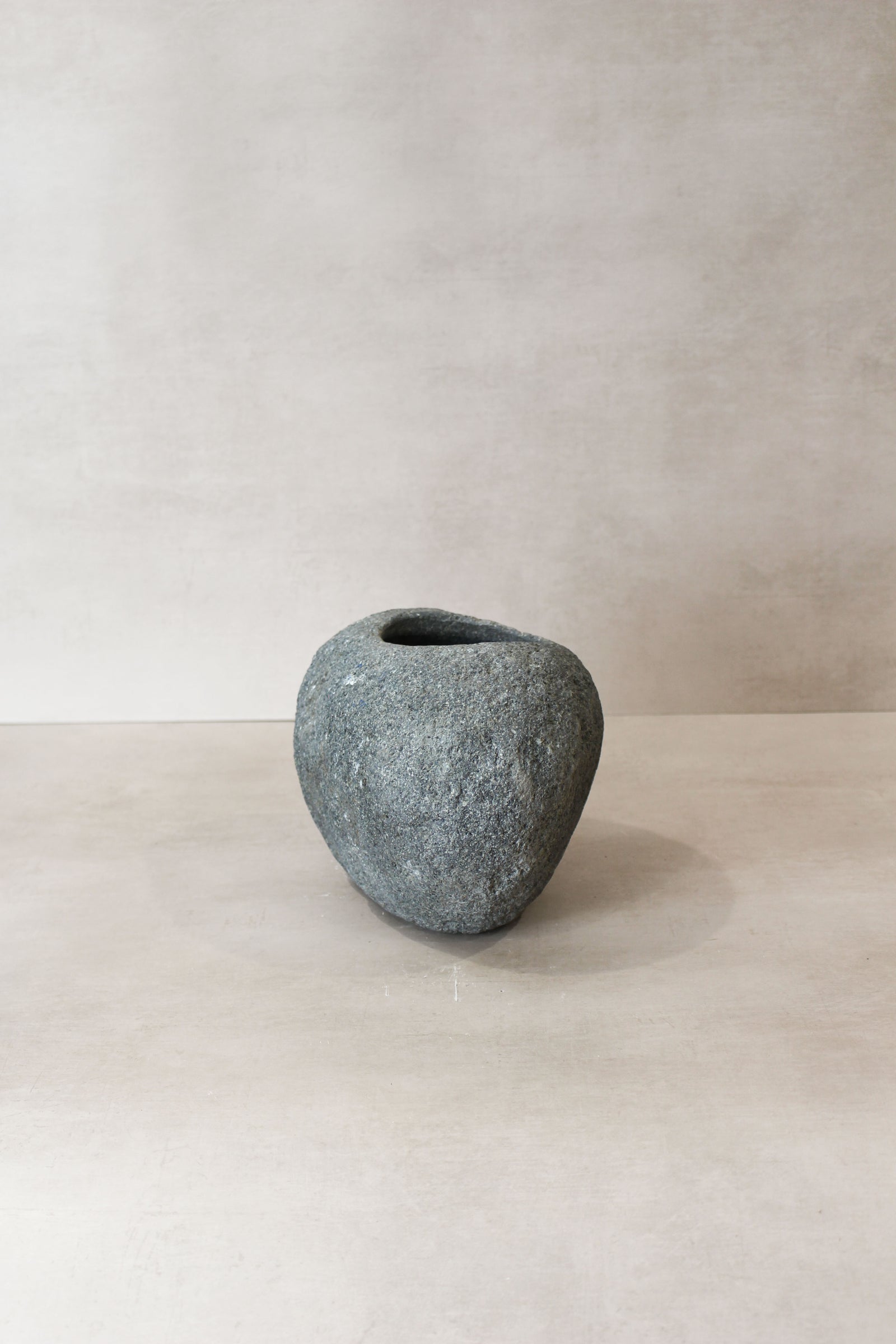 River Stone Planter Pot No11