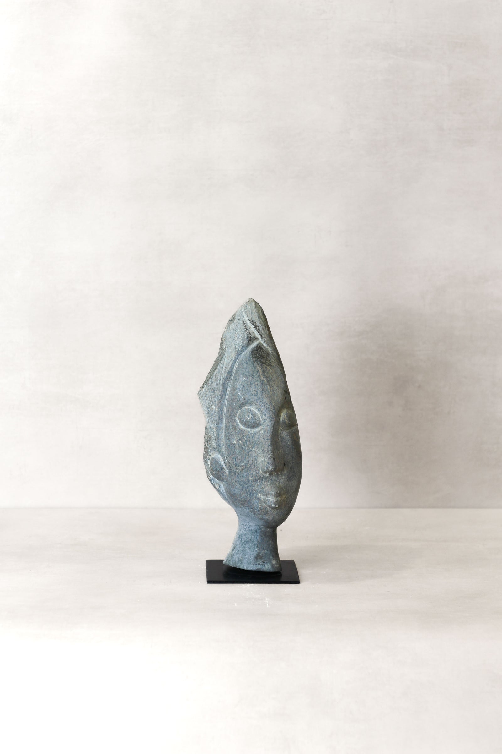 Stone head sculpture by Rizimu Chiwawa Zimbabwe (3110)