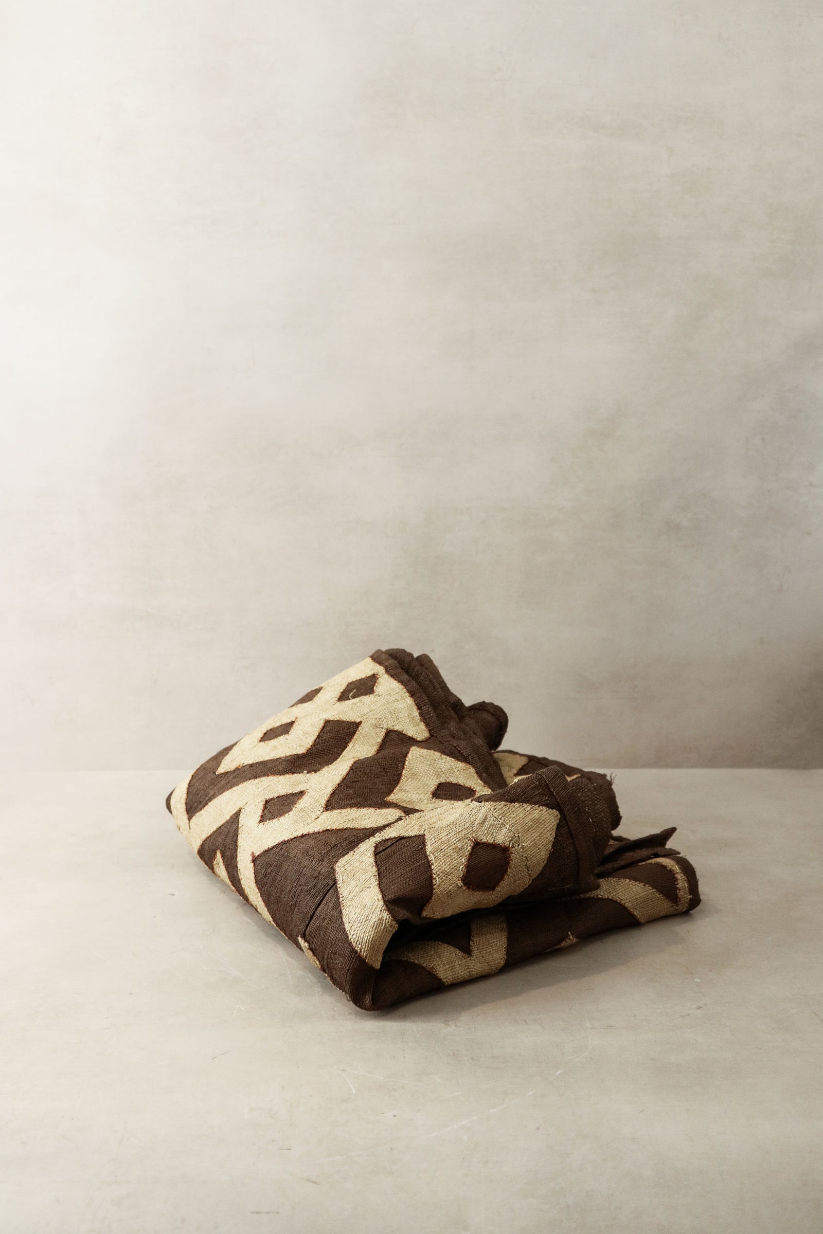 Handwoven Kuba raffia cloth from DR Congo, approx. 320×60cm