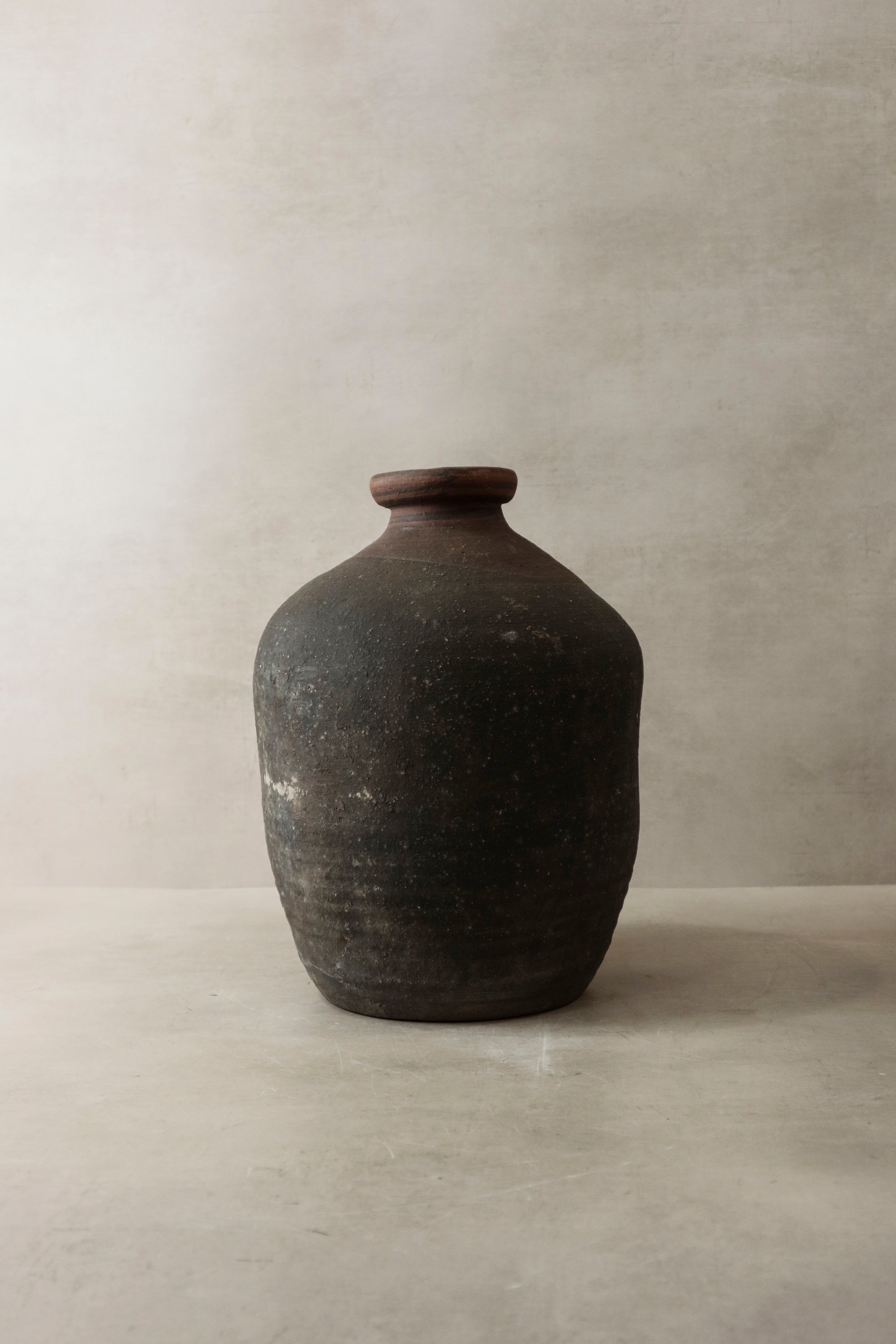Antique Asian Rice Wine Vase n° 2