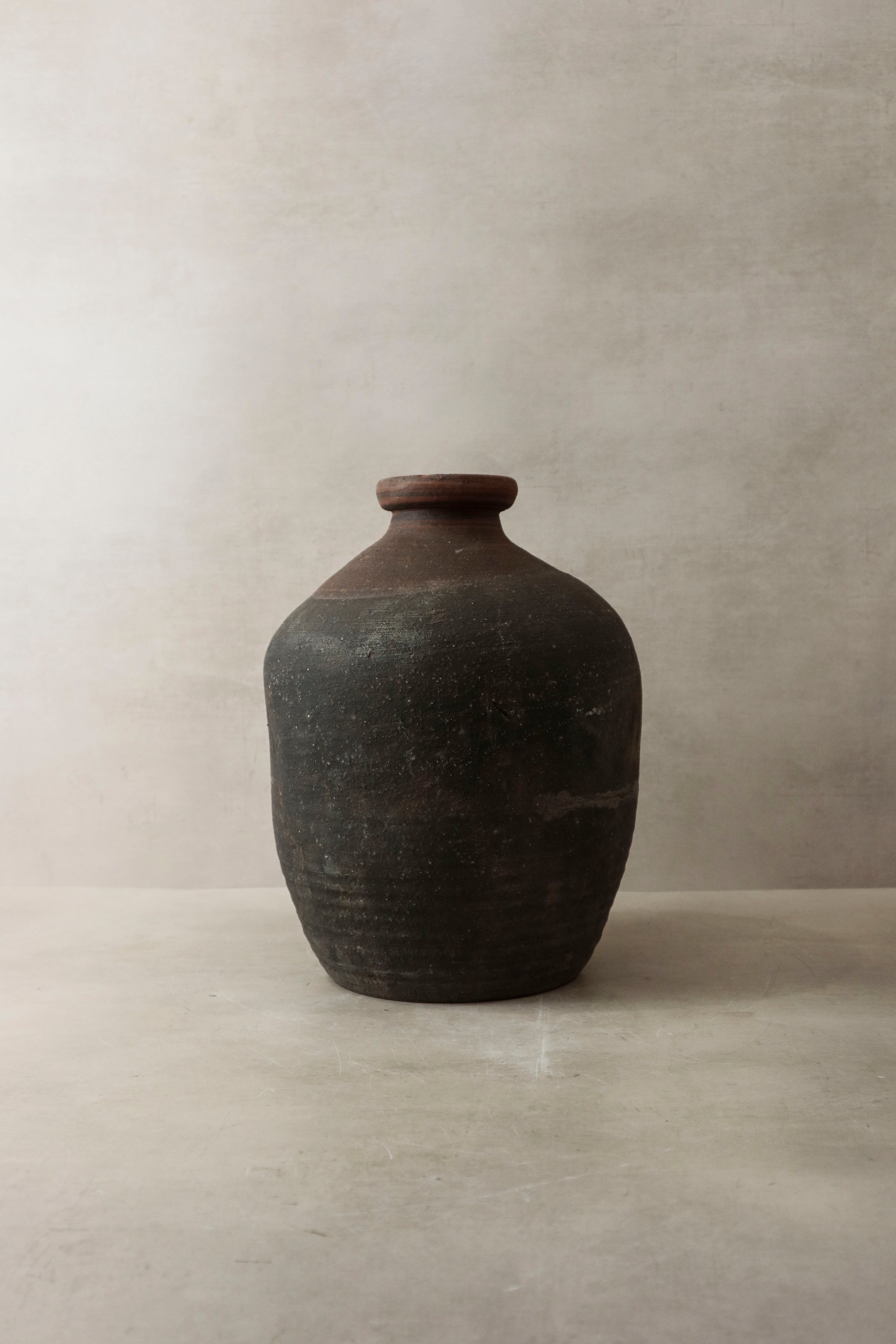 Antique Asian Rice Wine Vase n° 2
