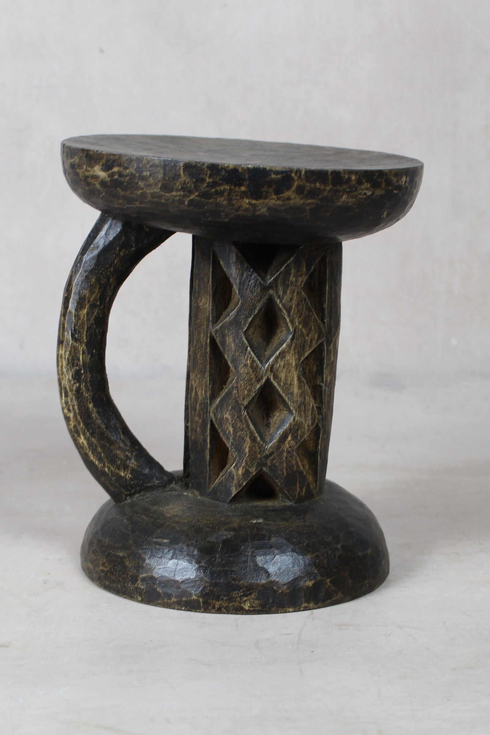 Tonga Stool - 172.4