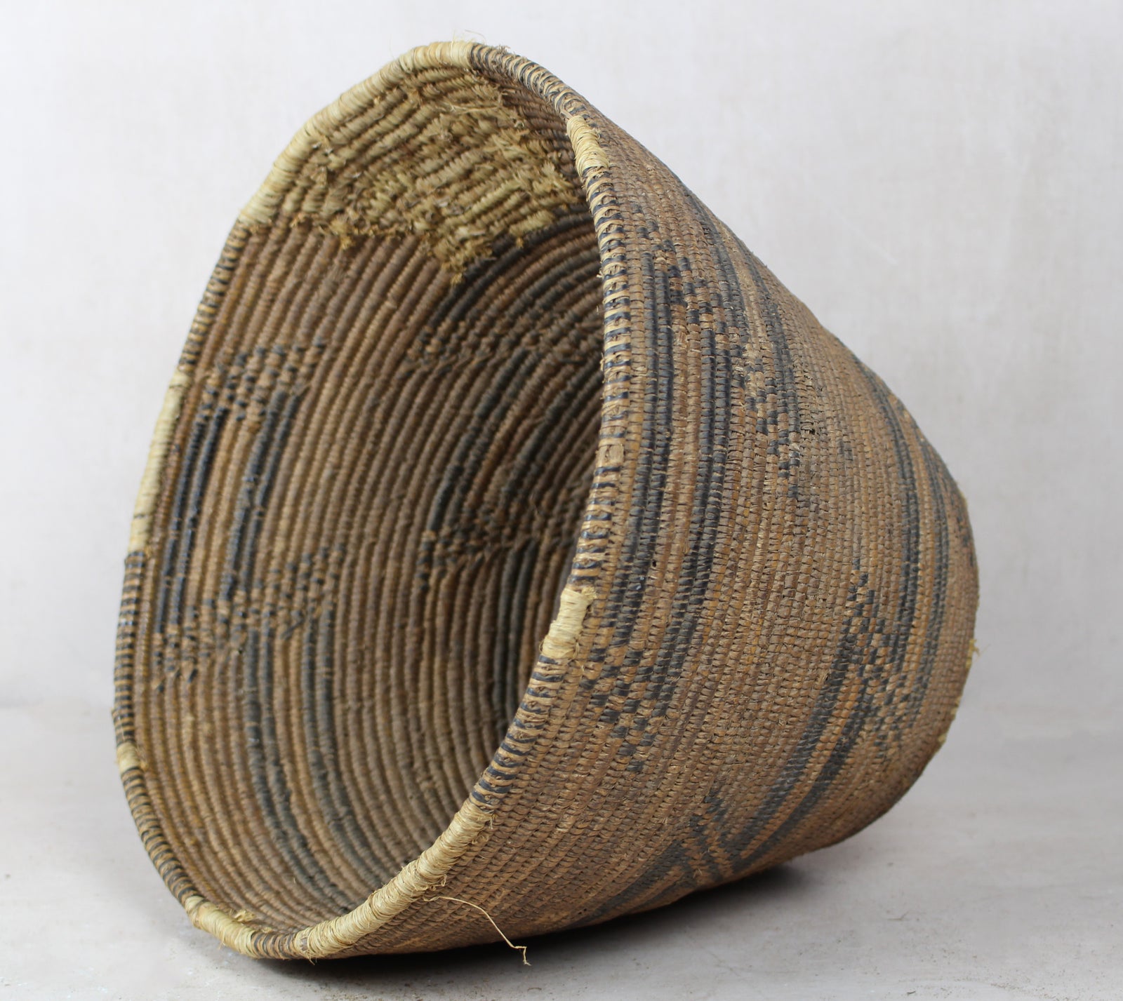 Vintage Tutsi Basket - Rwanda - 106.3