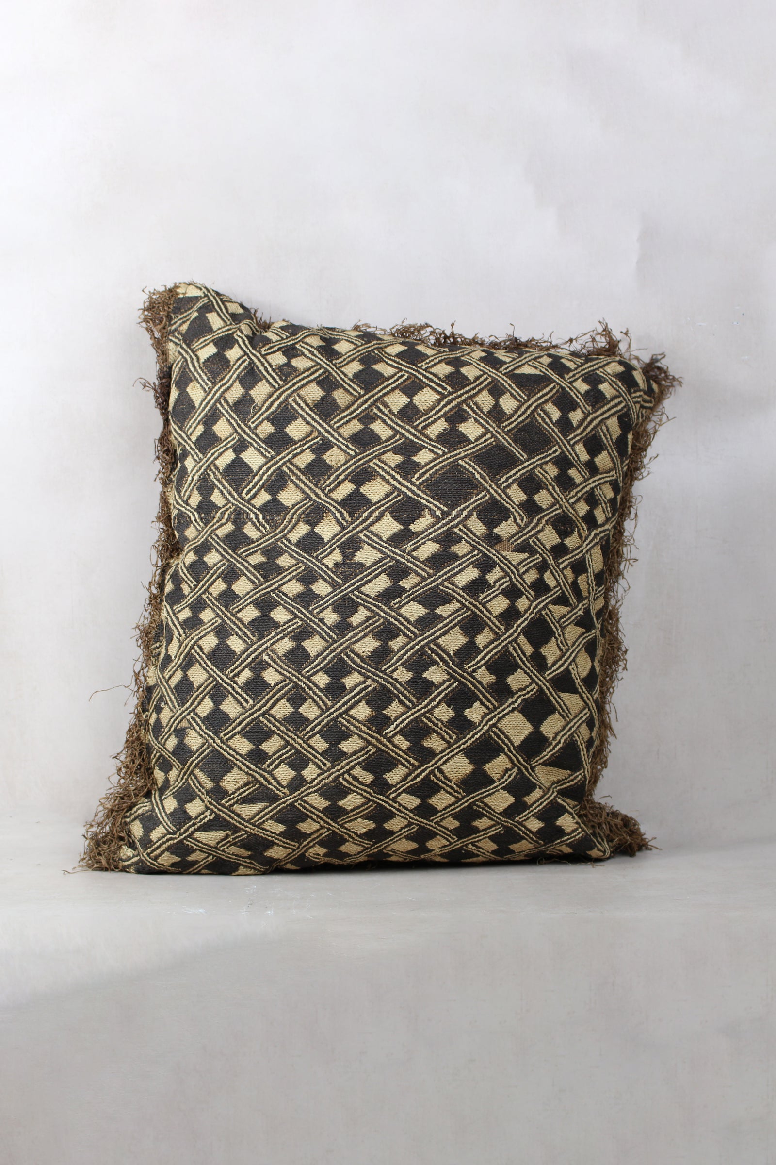 Vintage Showa Cloth Cushion - 25.4