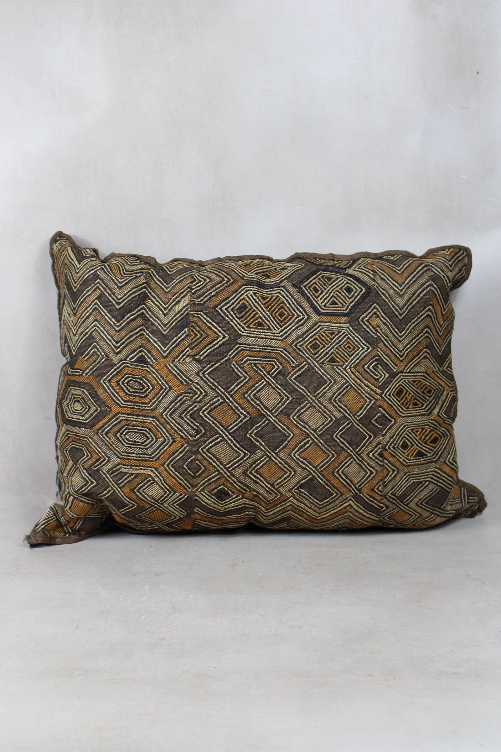 Vintage Showa Cloth Cushion - 25.12