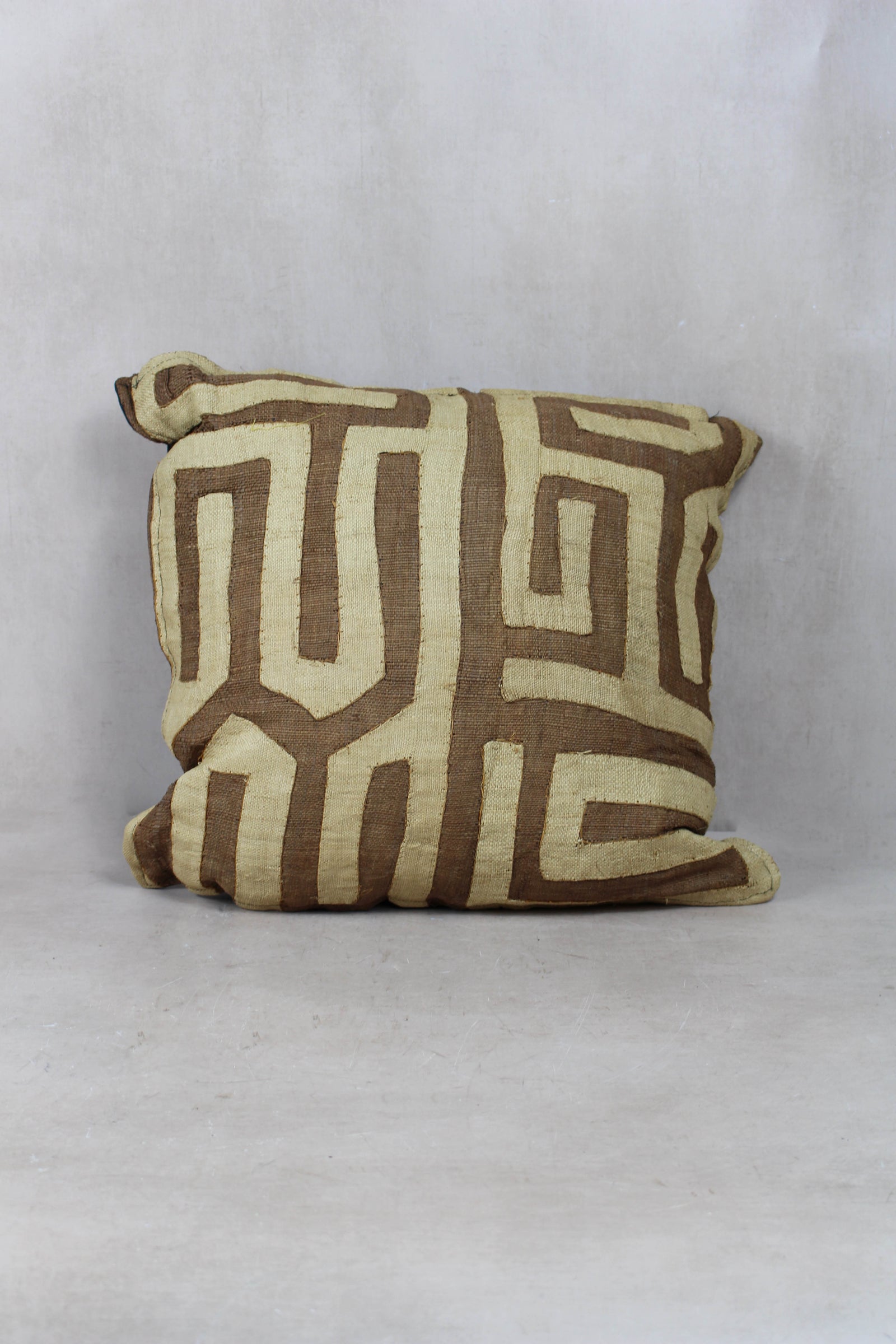 Vintage Kuba raffia cloth cushion cover from DR Congo, 40×40cm
