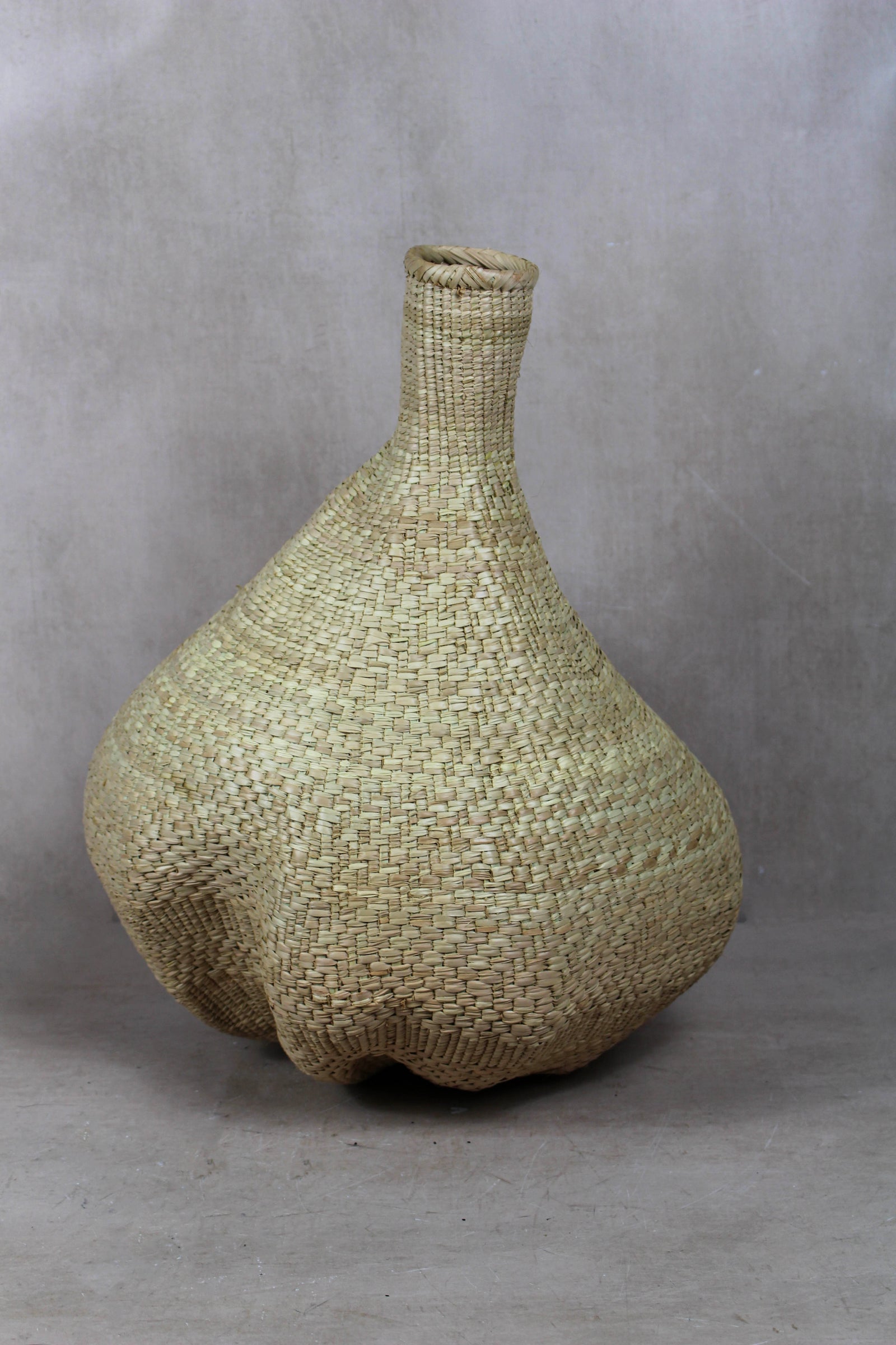 Garlic Gourd woven basket - Zimbabwe - 18.6