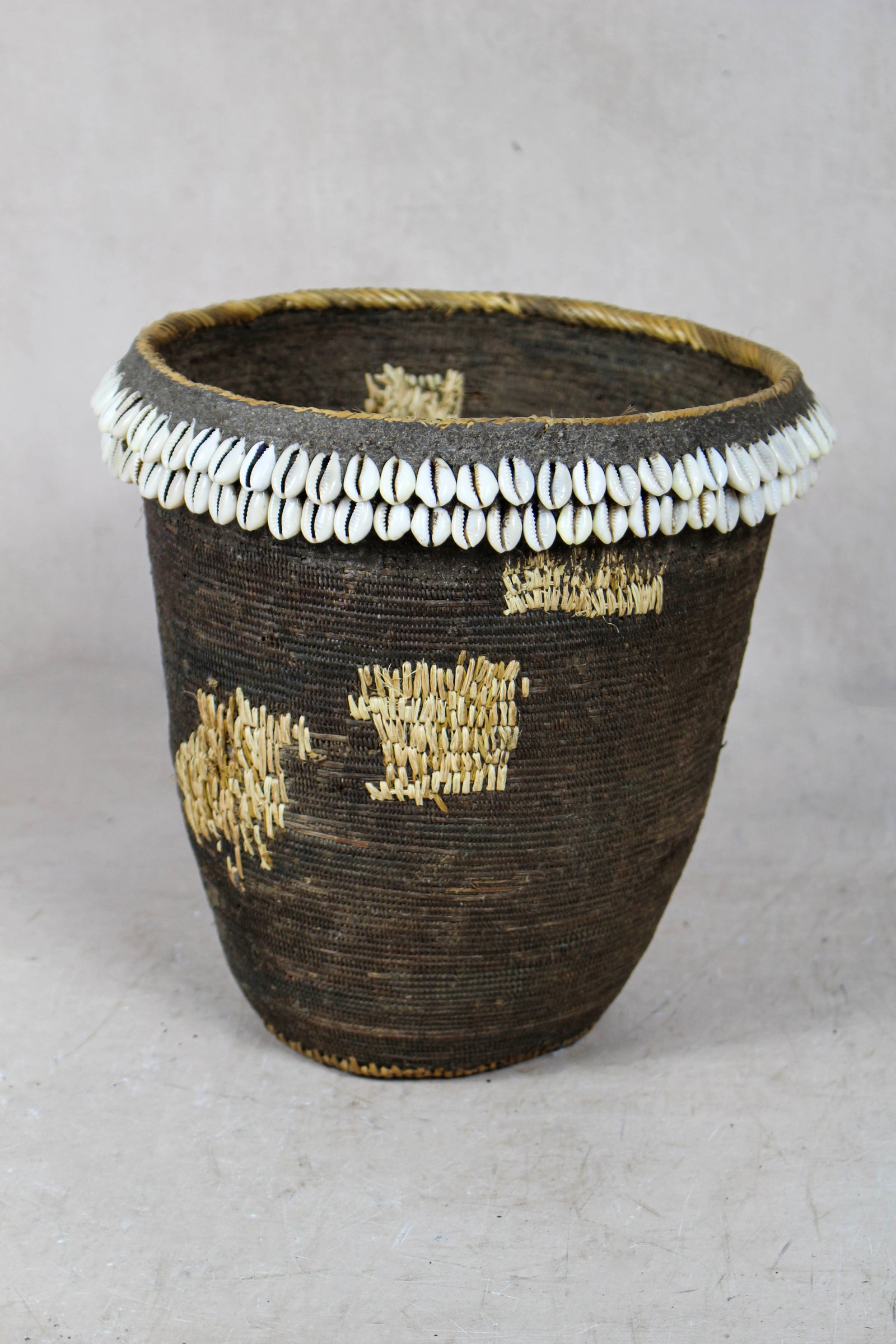Vintage Tutsi Basket - Rwanda - with Cowrie shells - 106.11