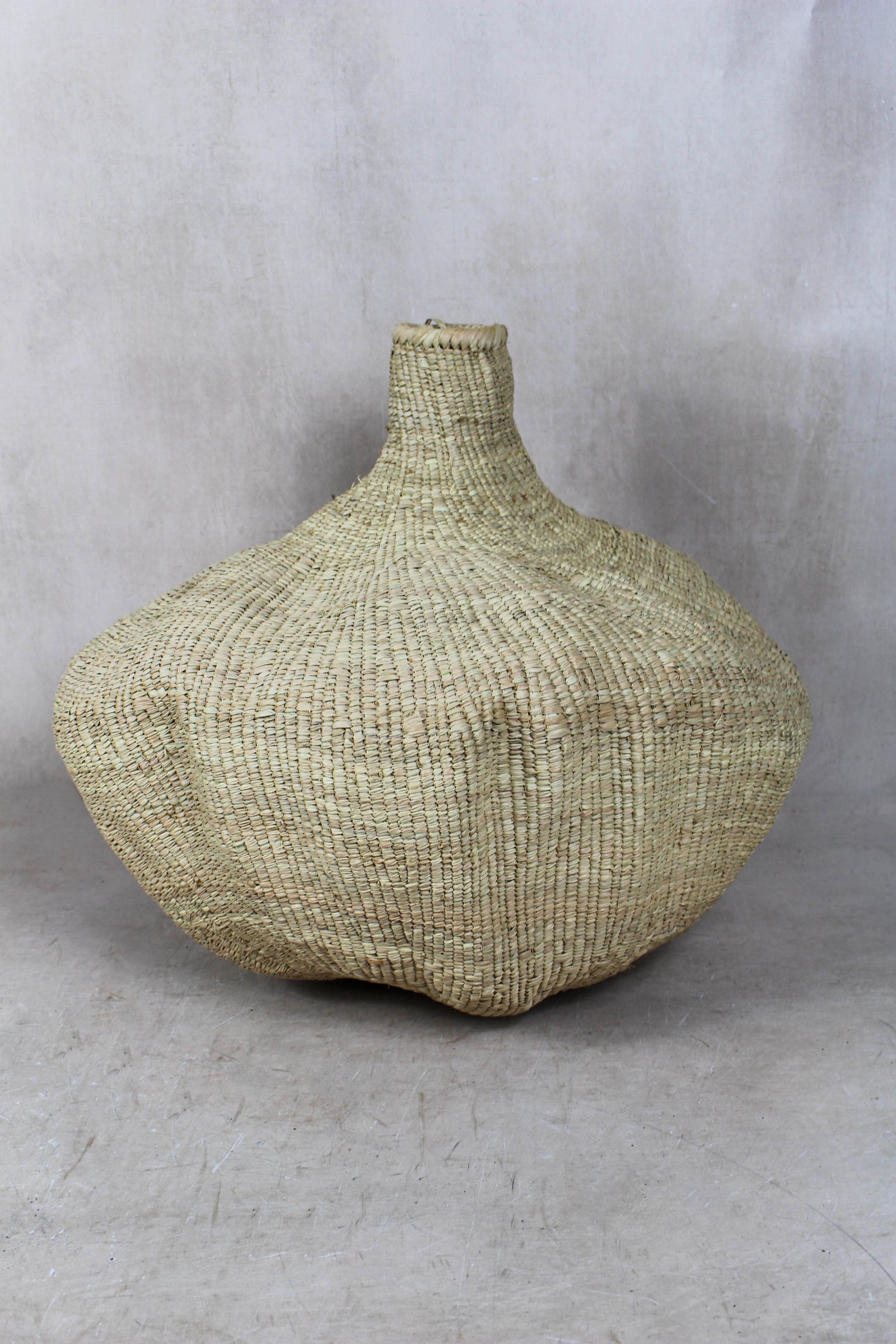 Garlic Gourd woven basket - Zimbabwe - 18.17