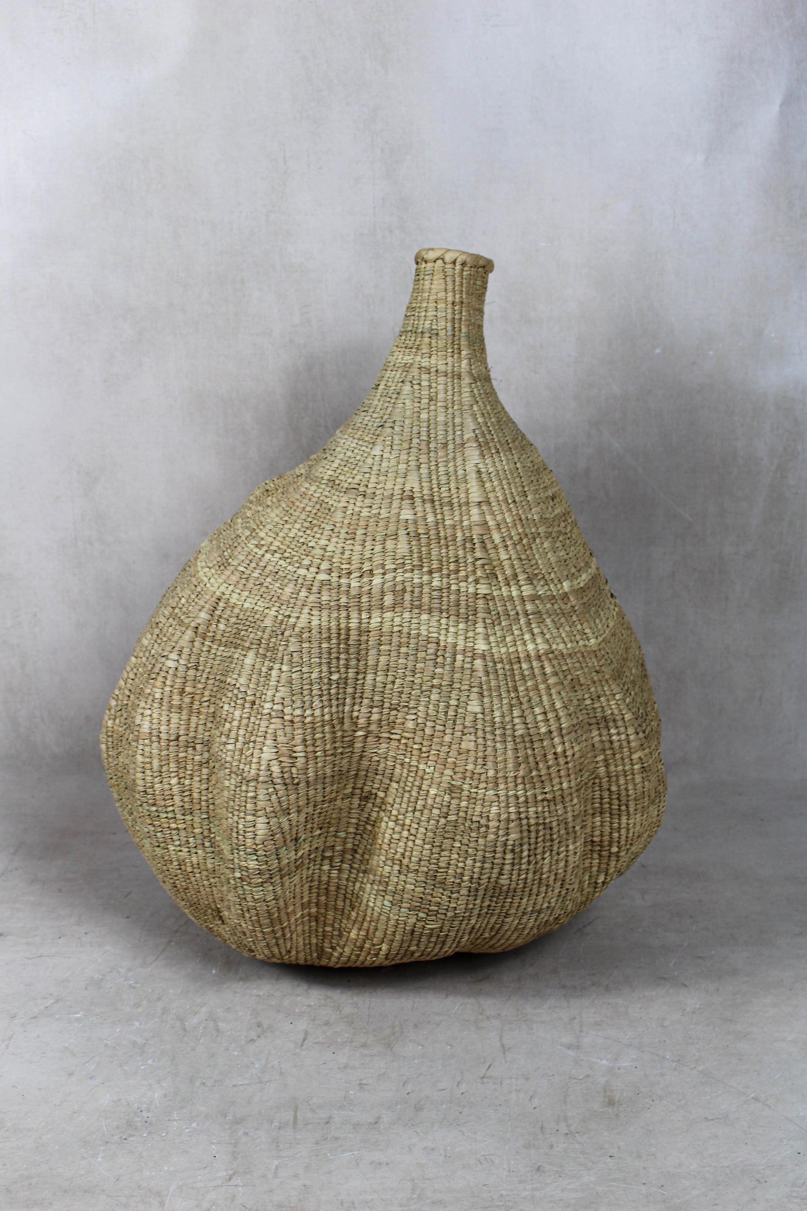 Garlic Gourd woven basket - Zimbabwe - 18.18