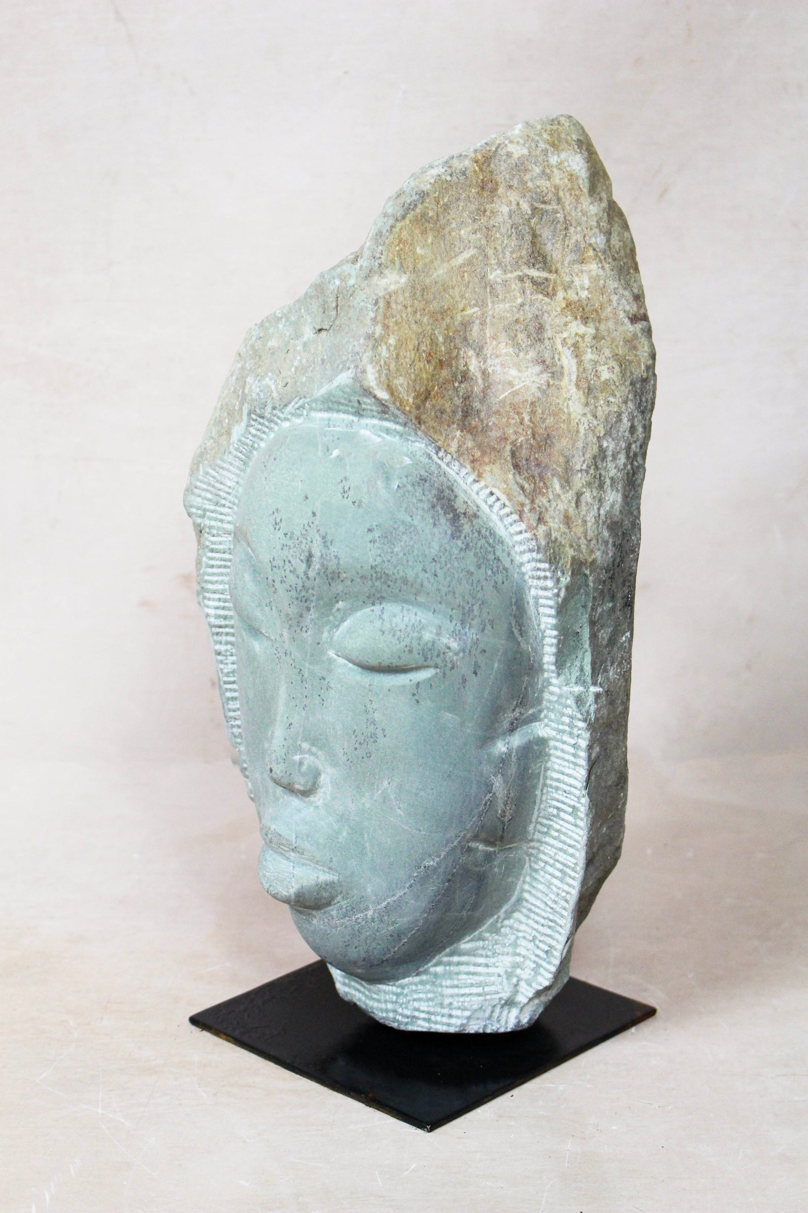 Stone head sculpture by Rizimu Chiwawa Zimbabwe 31.14