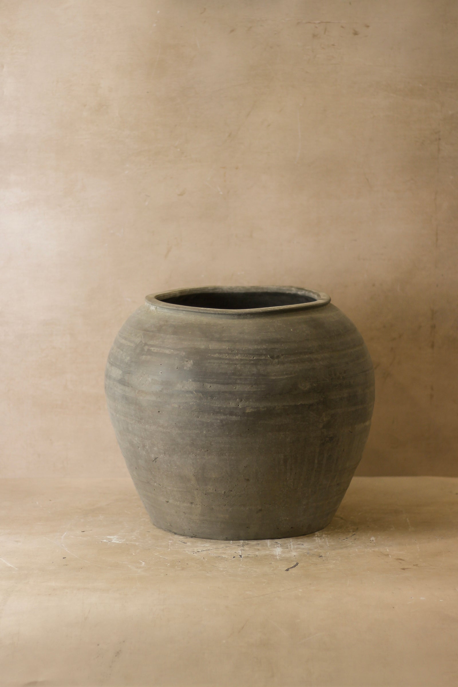 Vintage Dark Pot - No 55