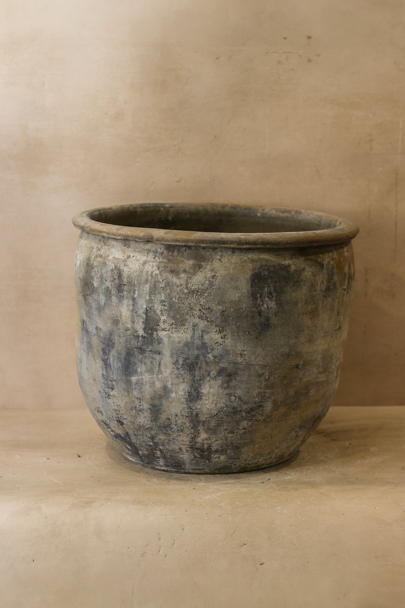 Big Old Grey Asian Pots - L008