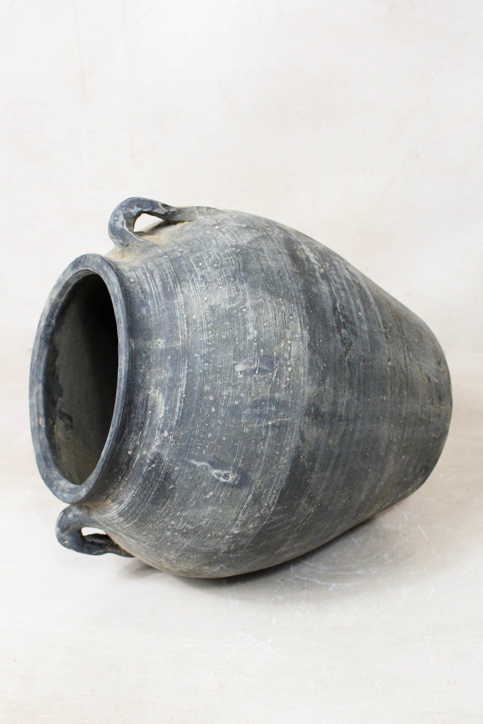 Vintage Dark pot with ears - E2.7