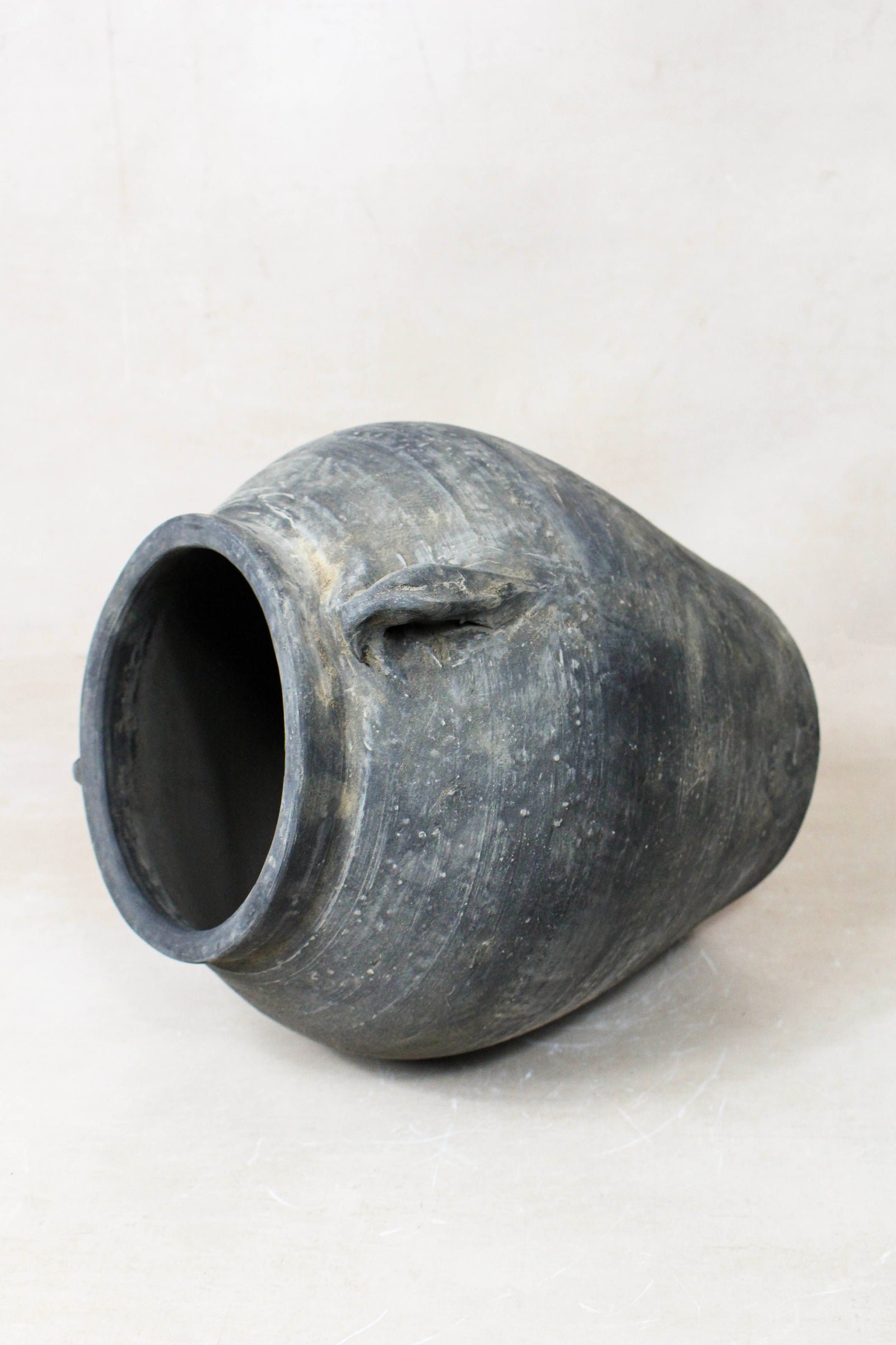 Vintage Dark pot with ears - E2.8