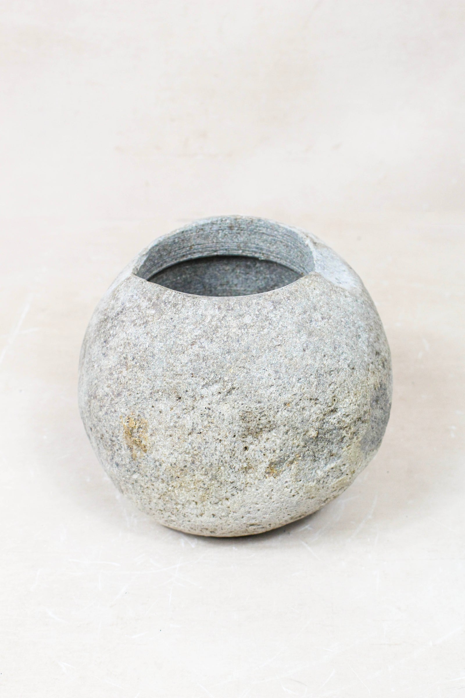 River Stone Planter Pot 22.5