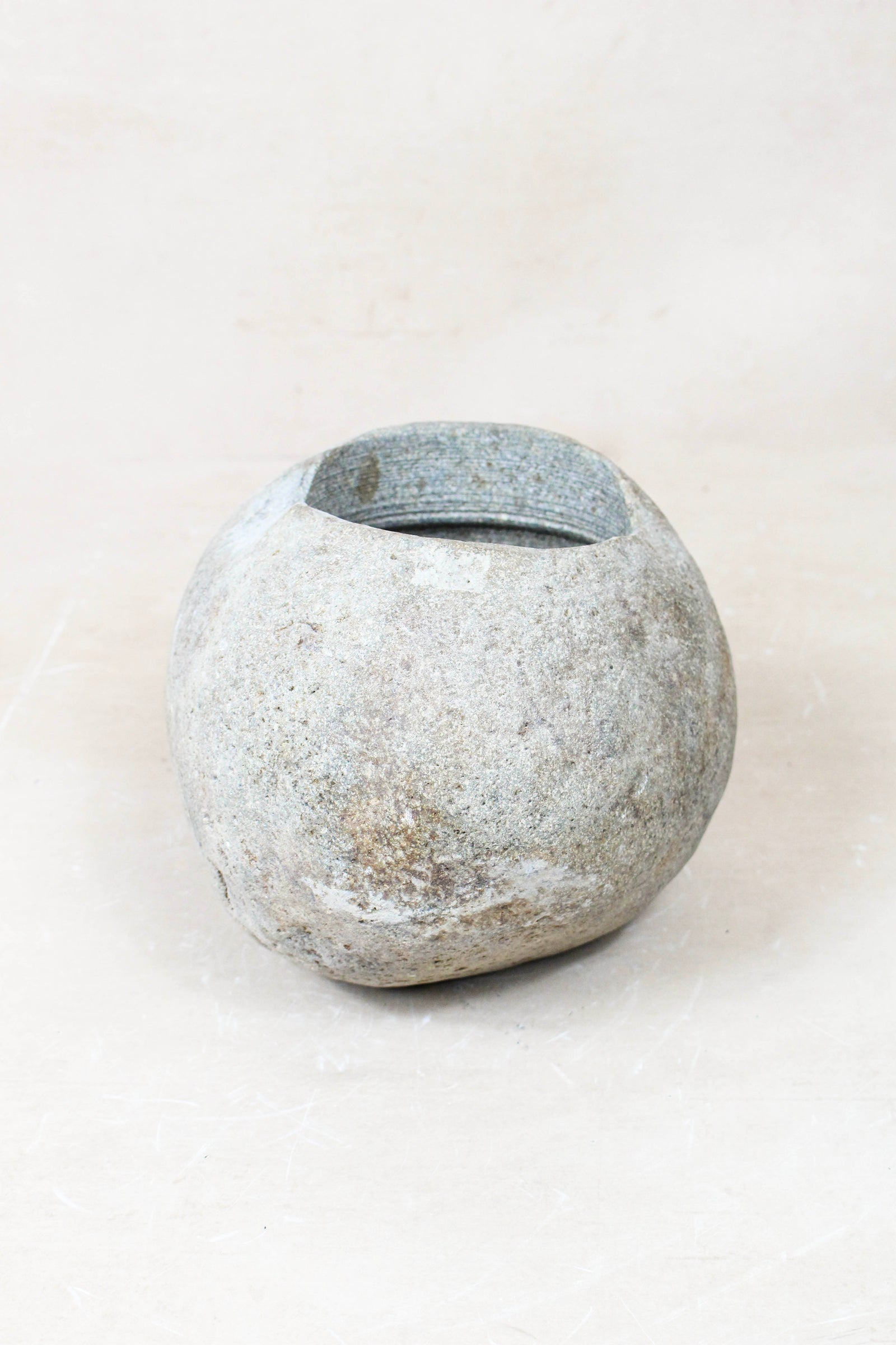 River Stone Planter Pot 22.5