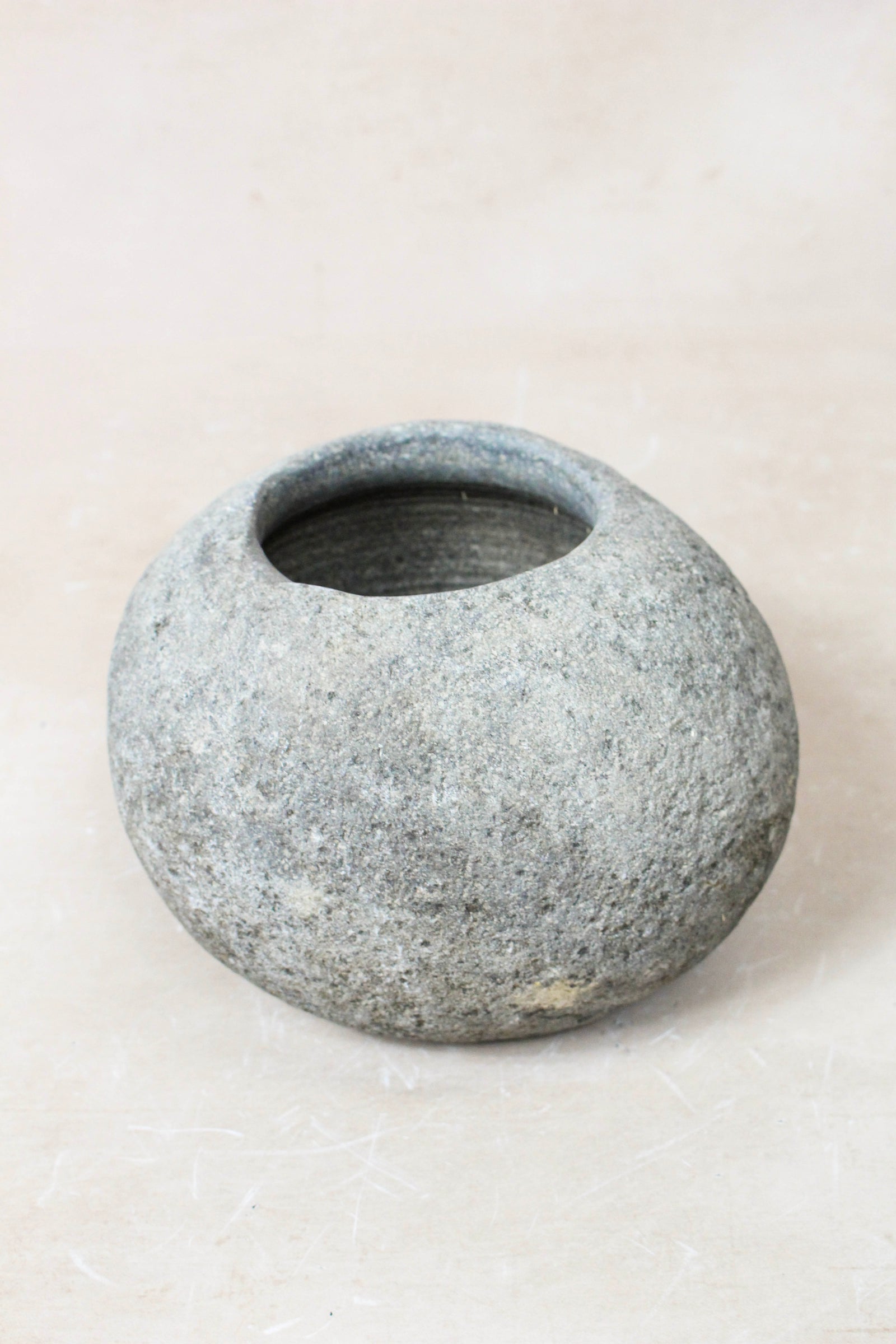 River Stone Planter Pot 22.11