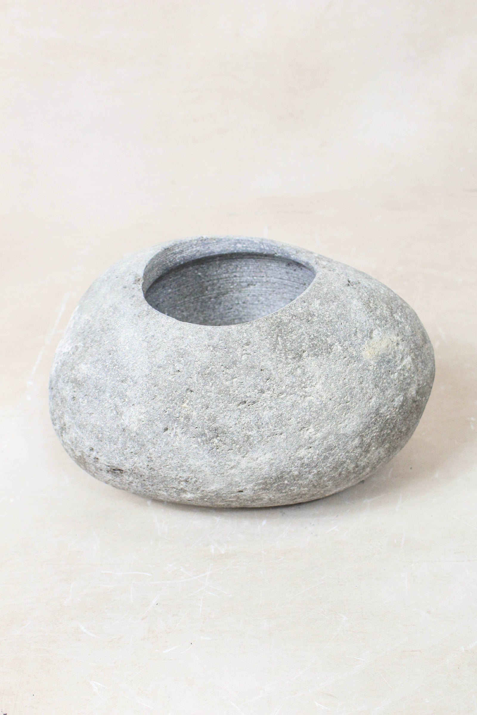 River Stone Planter Pot 22.16