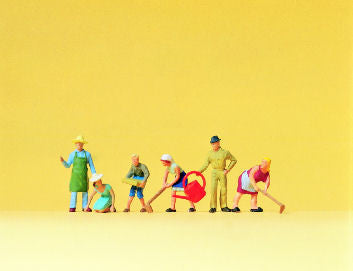 In the Garden Terrarium Figures 14081