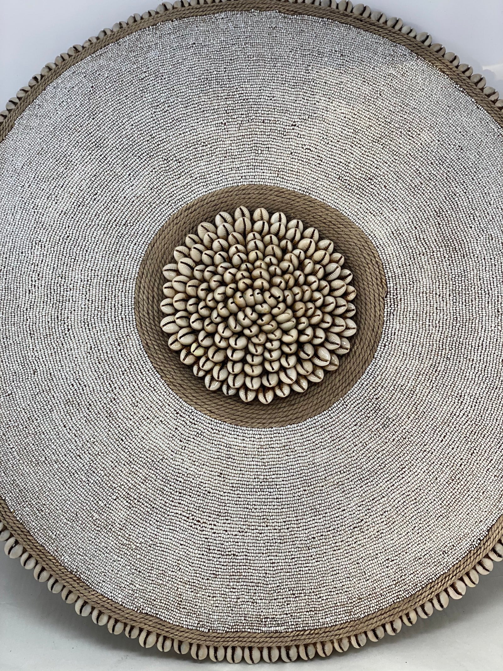 Cameroon Shield - L - 55cm - White