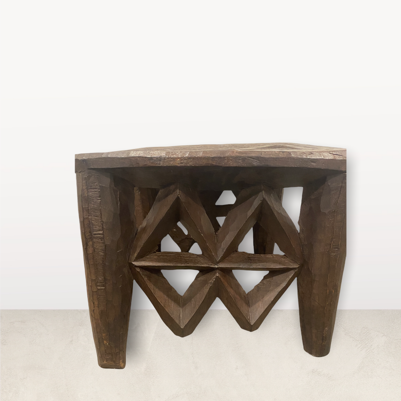 Nupe Table \ Stool - Square engraved (L12.2)