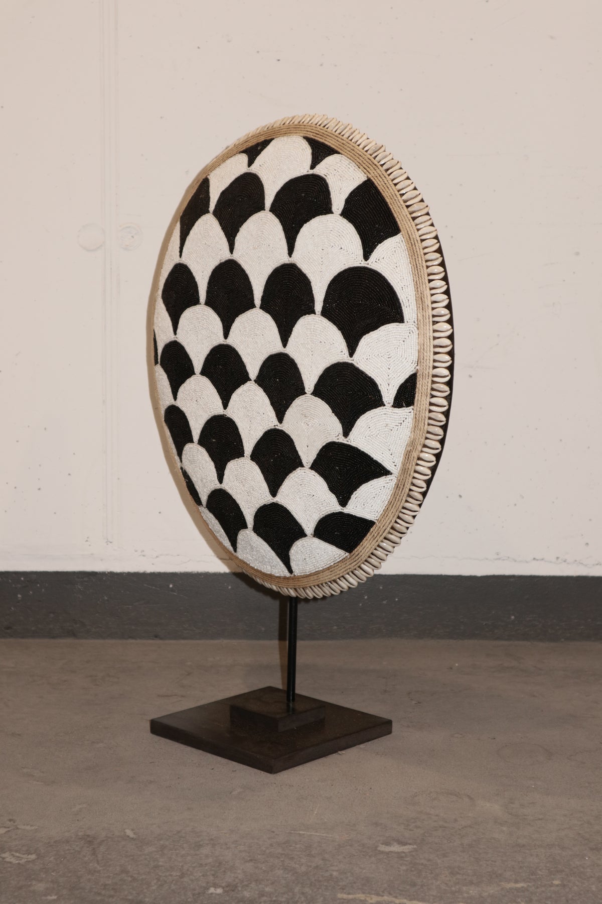 Cameroon Beaded Shield - L - 54cm Black & White 03