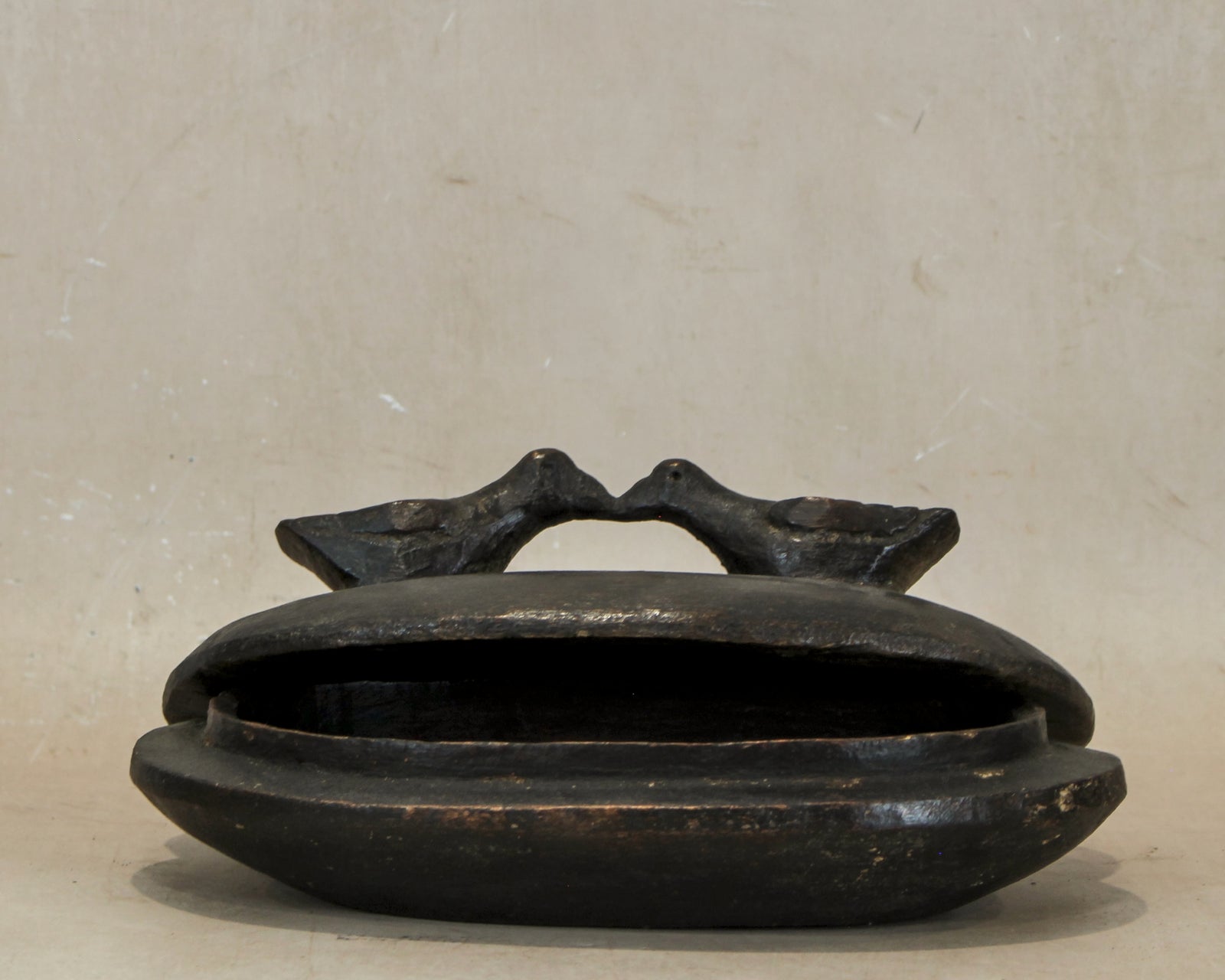 Lozi Bowl - Round Kissing Birds 21.8