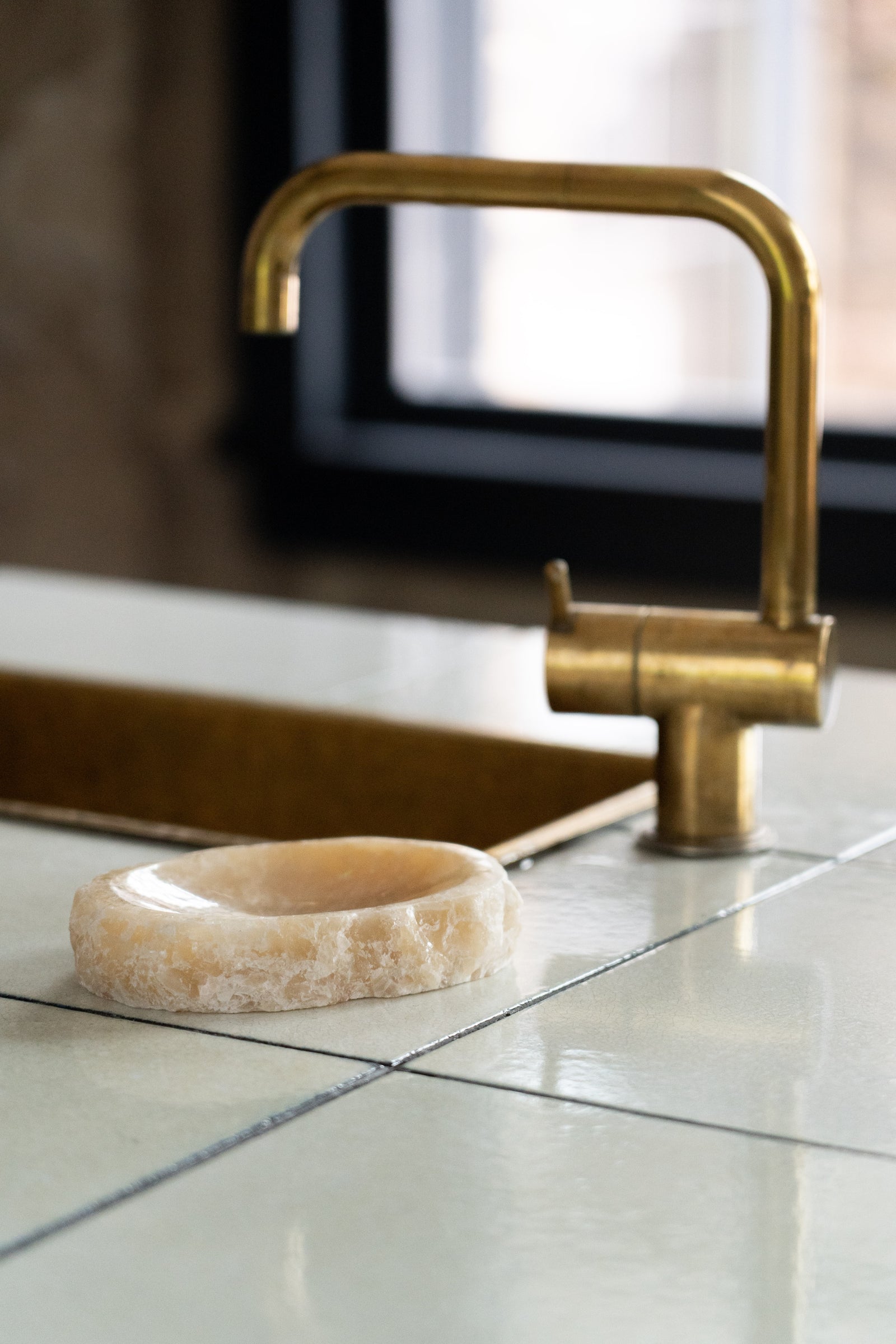 Natural Cut Onyx Jewelery\Soap Dish