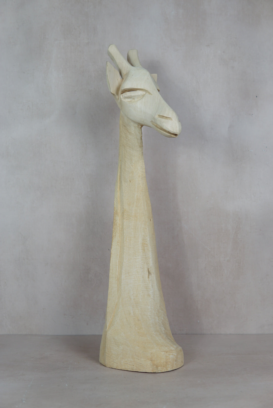 Swazi Giraffe-head sculptures - wood - 80.3