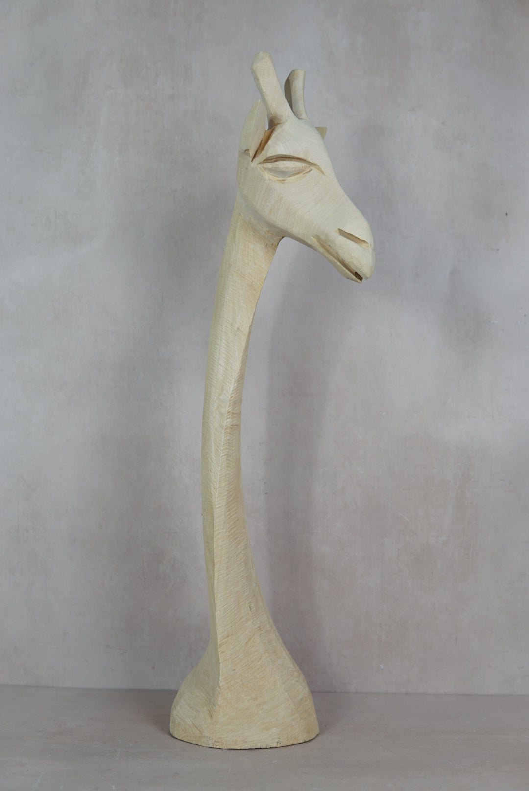 Swazi Giraffe-head sculptures - wood - 80.3