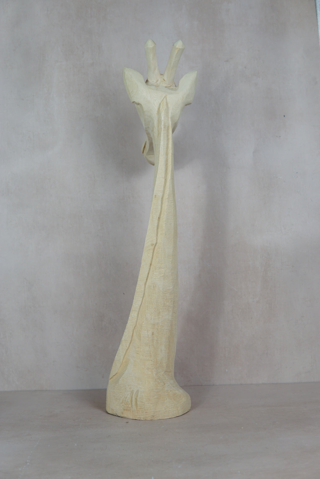 Swazi Giraffe-head sculptures - wood - 80.4