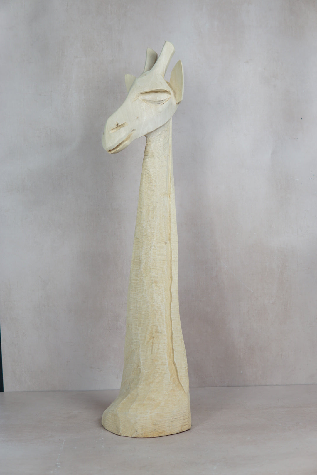 Swazi Giraffe-head sculptures - wood - 80.4