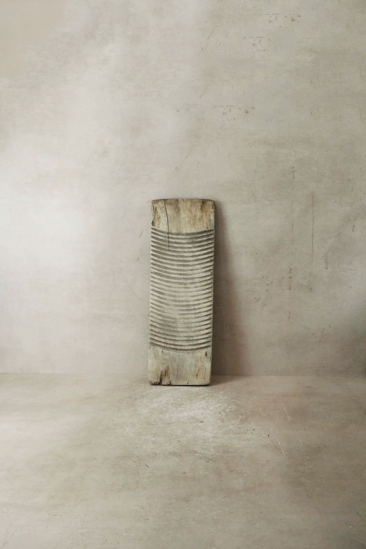 Vintage Elm Wooden Washboard - 2