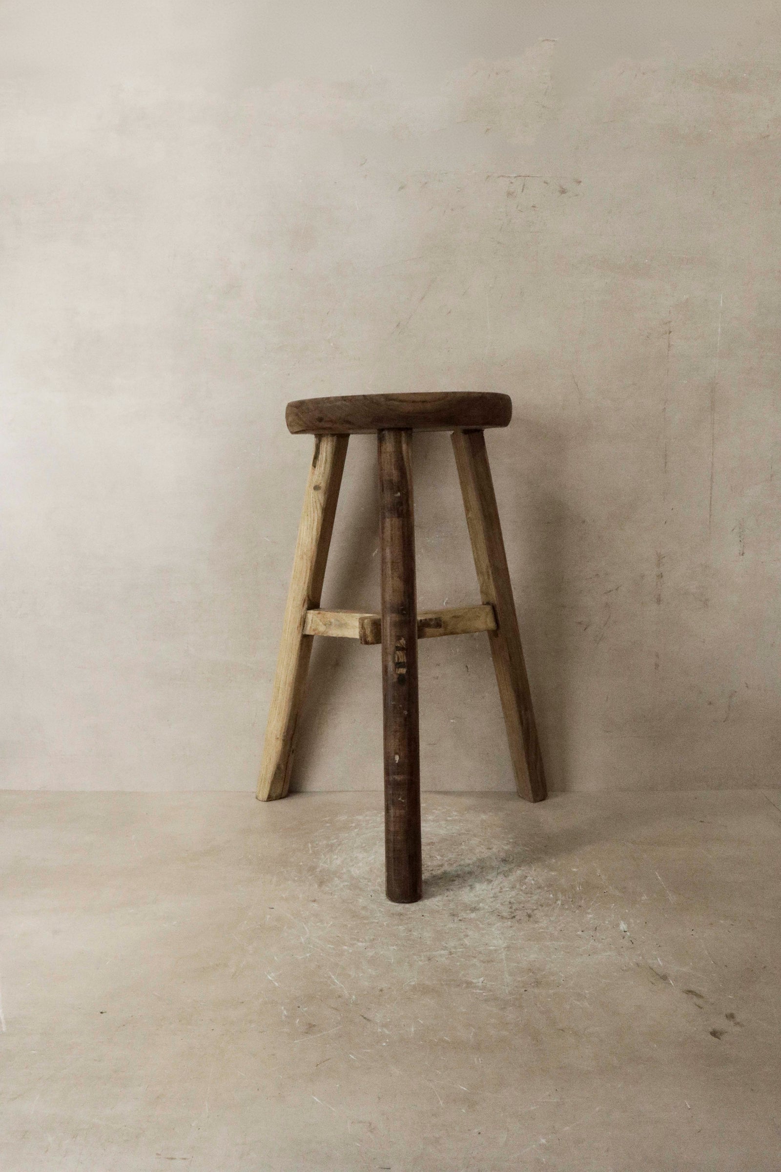 Vintage Rustic Elm Wood Stool - Round - No 39