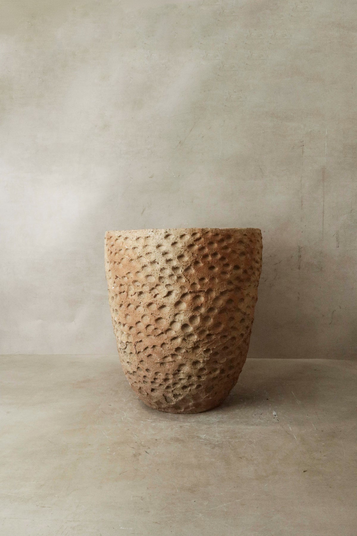 Gwayi clay pot — another view