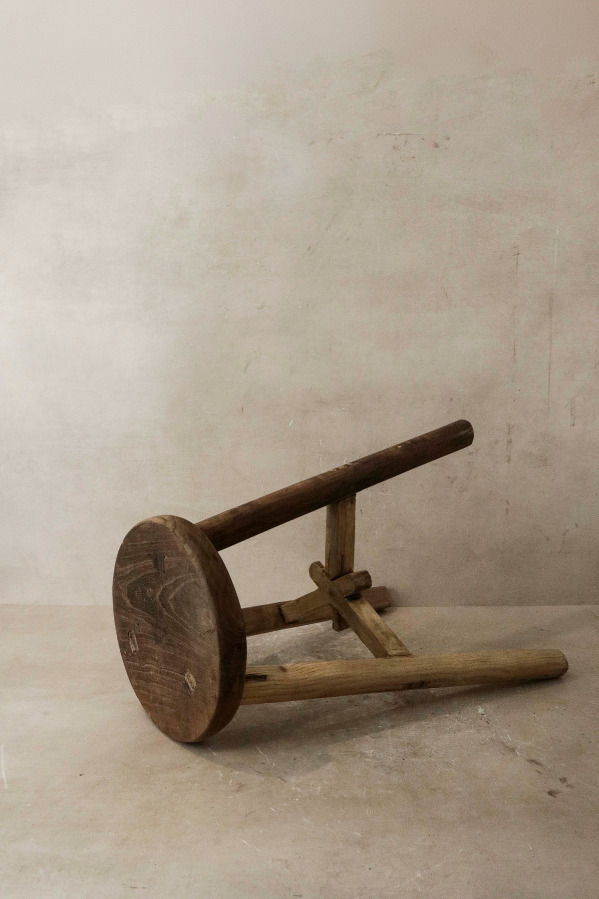 Vintage Rustic Elm Wood Stool - Round - No 39