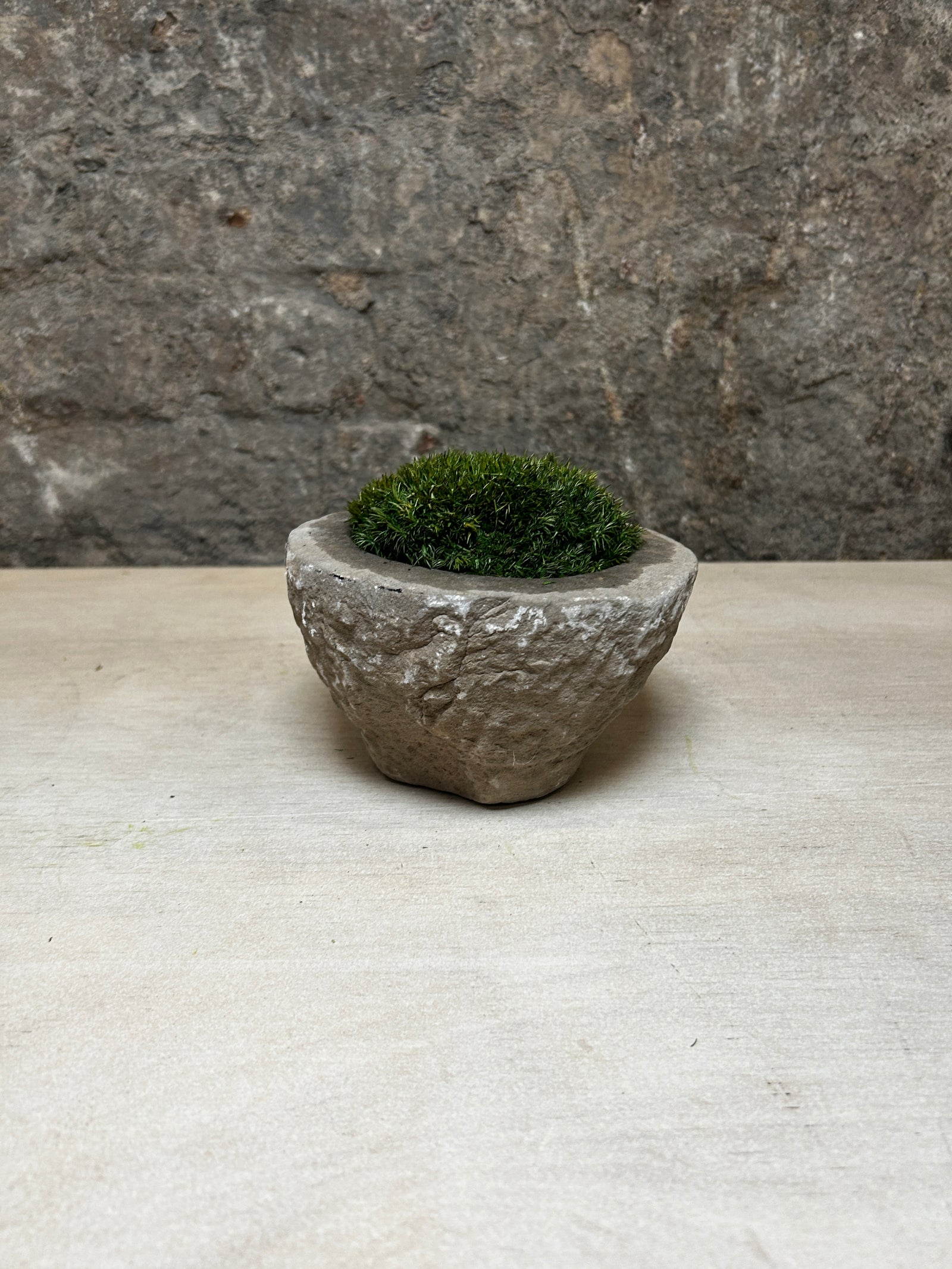 Antique Stone Mortar with Moss FR50