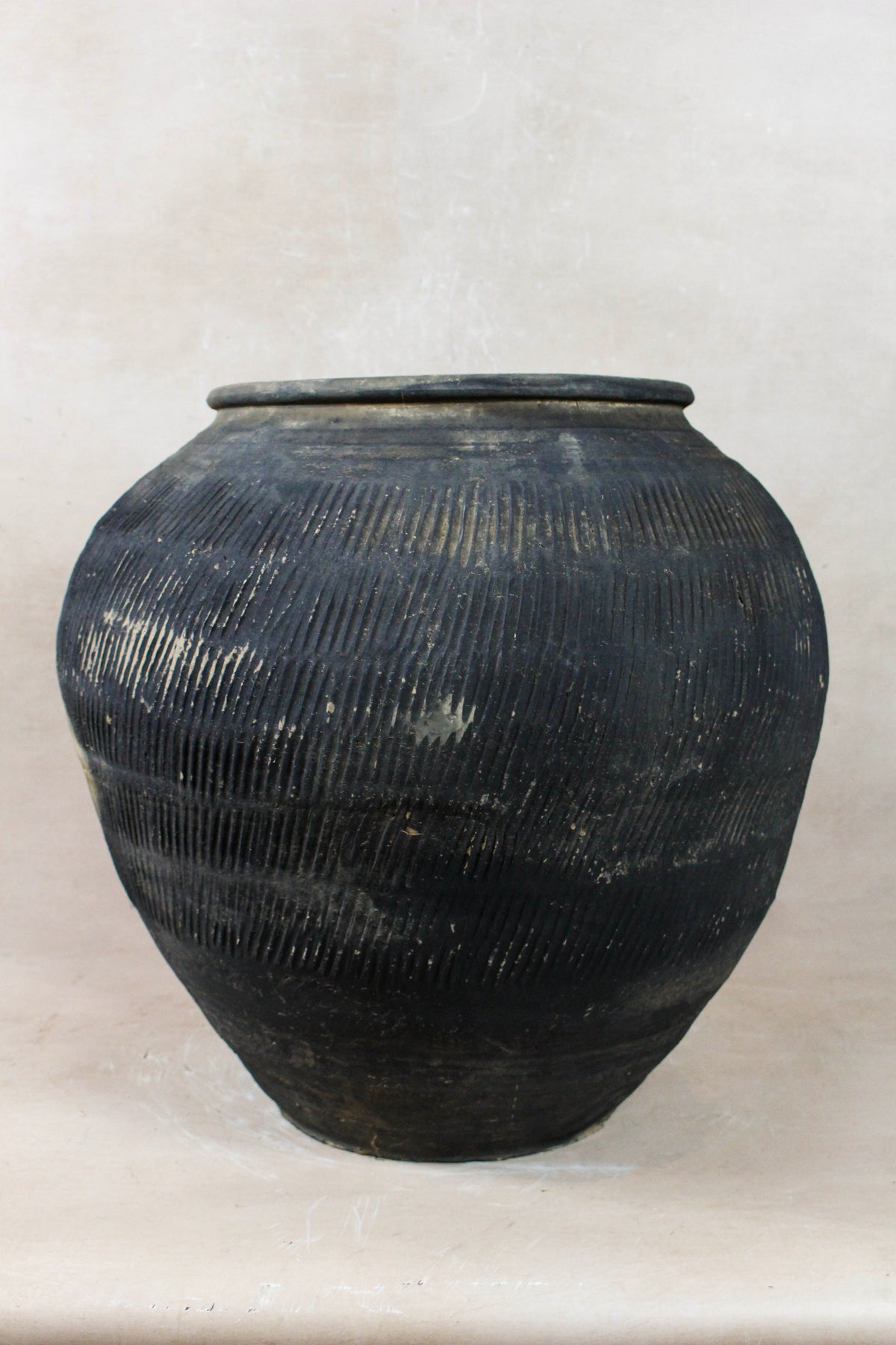 Vintage Textured Grey Pot - VT17