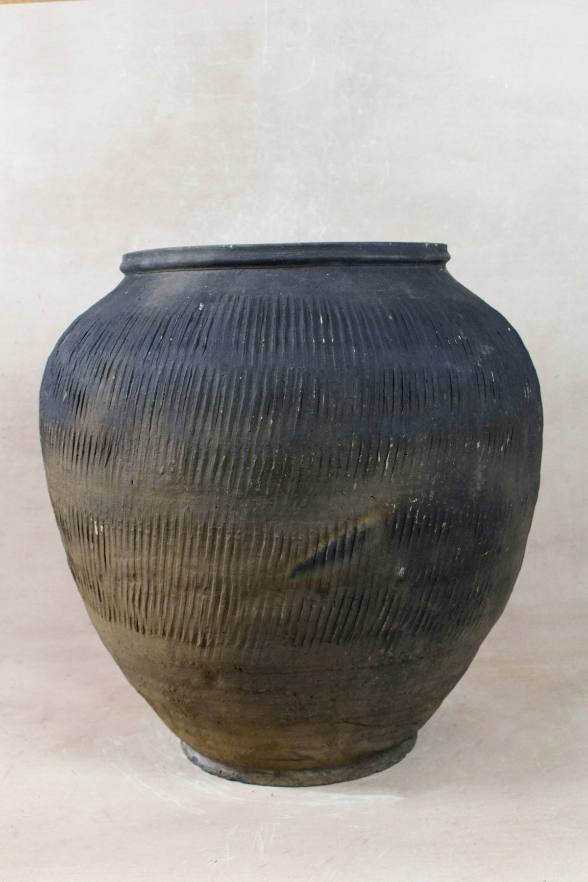 Vintage Textured Grey Pot - VT18